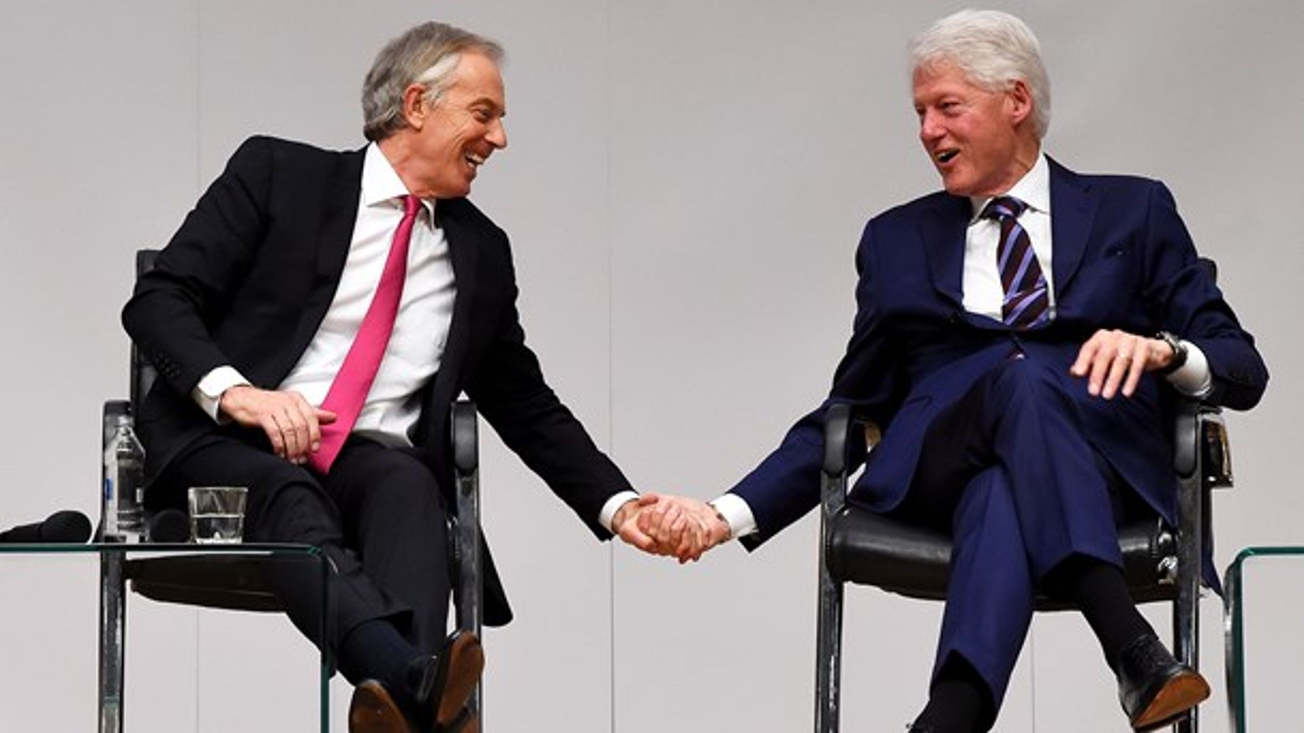 Det liberale centrum-standpunkt som repræsenteret af Tony Blair og Bill Clinton får en gedigen overhaling i Runcimans nye bog. De var med til at få Trump valgt, mener han.