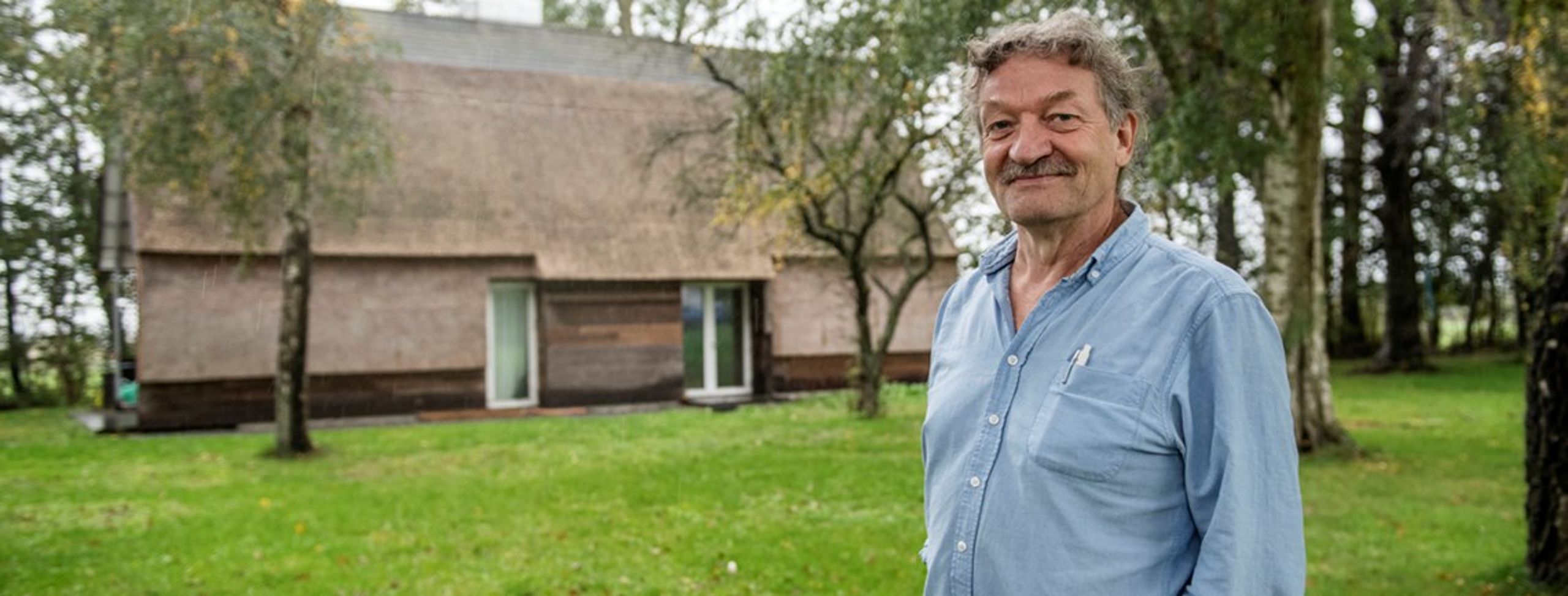 Der er noget "fundamental galt med den måde, vi bygger huse på i Danmark," mener Lars Jørgensen, der har bygget økologisk siden 80’erne.