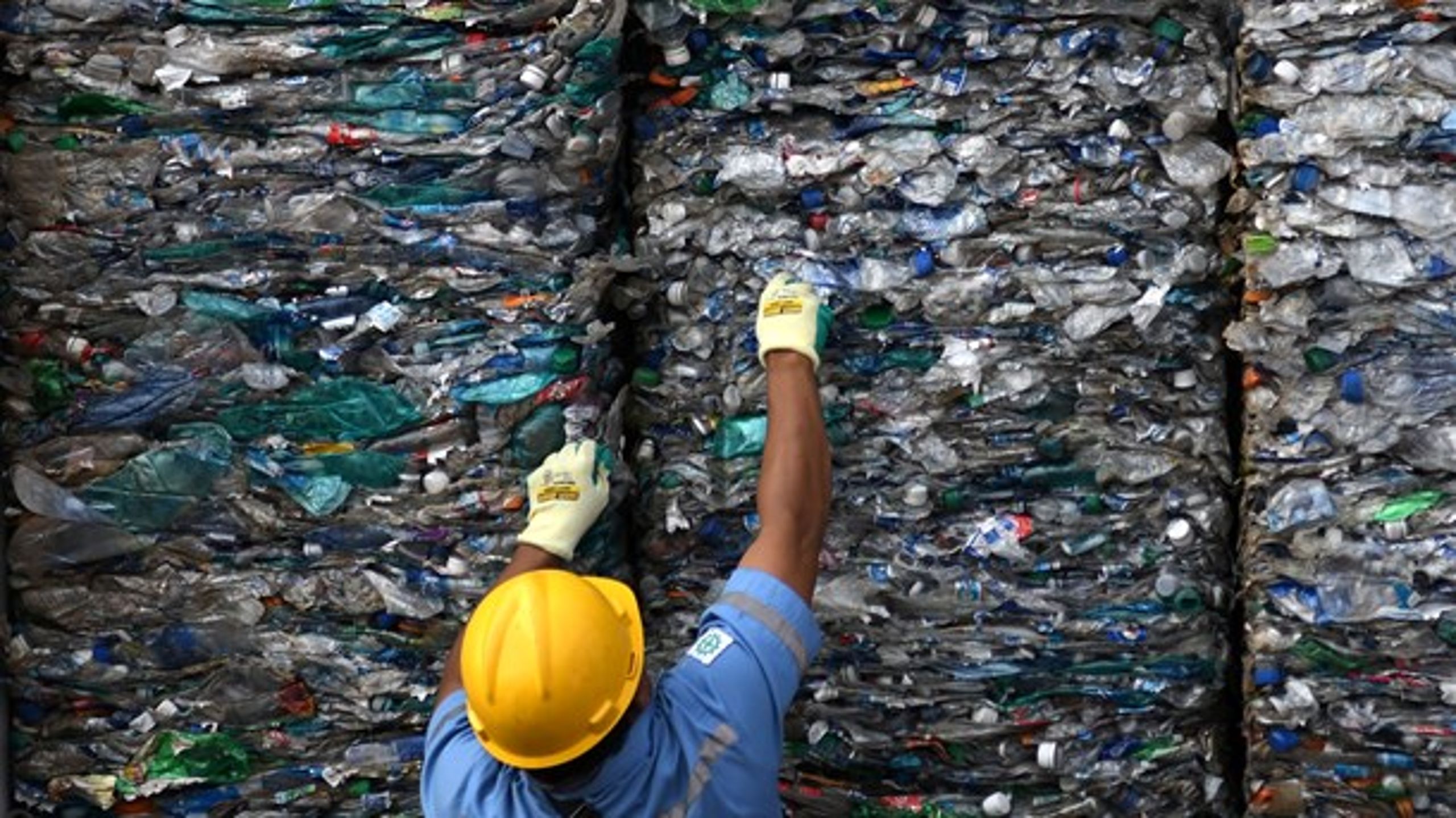 En TV 2-dokumentar afslørede, at dansk plastikaffald&nbsp;kunne spores helt til&nbsp;Malaysia og Indonesien. Det kalder på et forbud mod eksport uden for EU, mener Plastic Change.