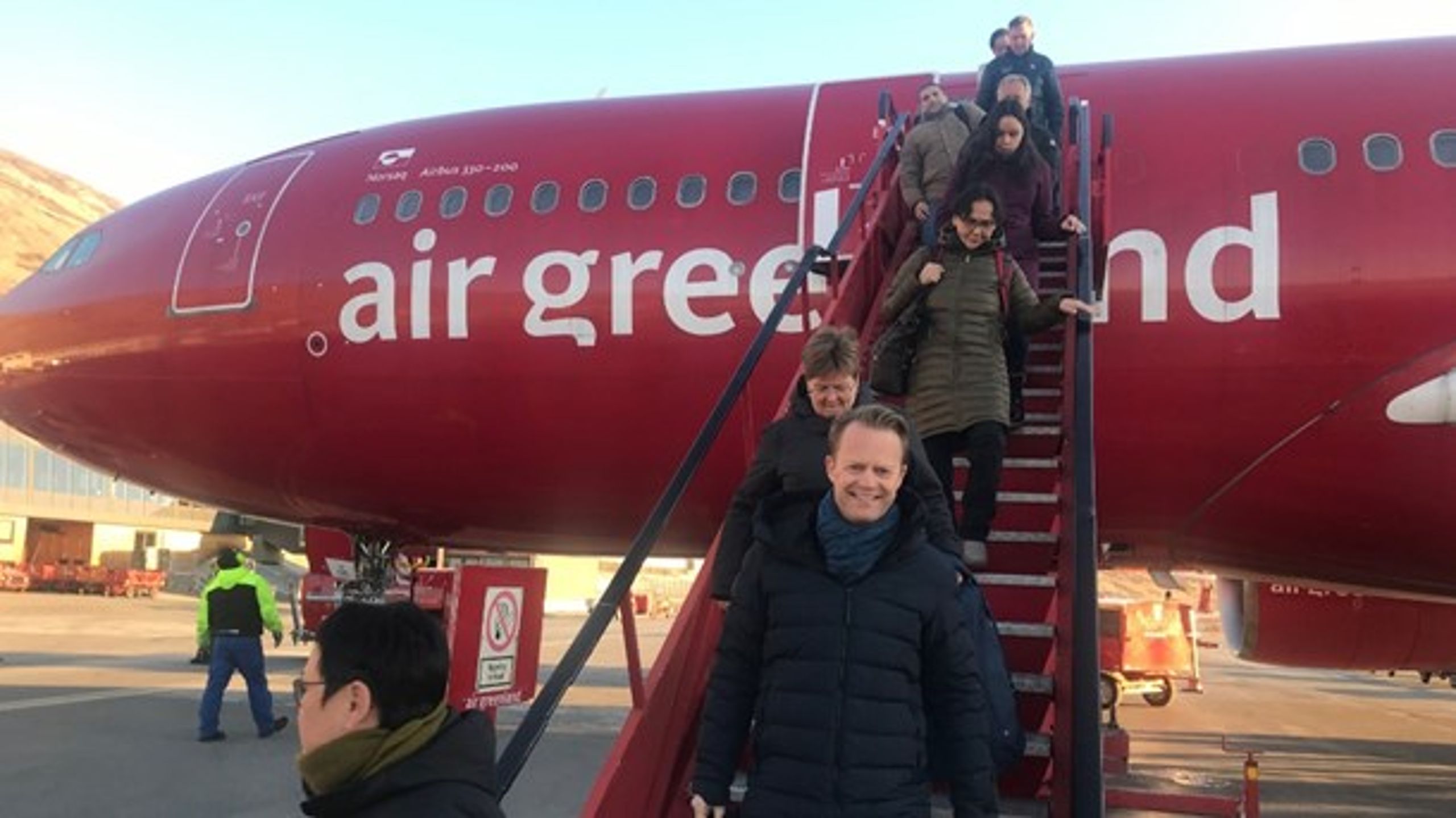 Udenrigsminister Jeppe Kofod ved ankomsten til Grønland.