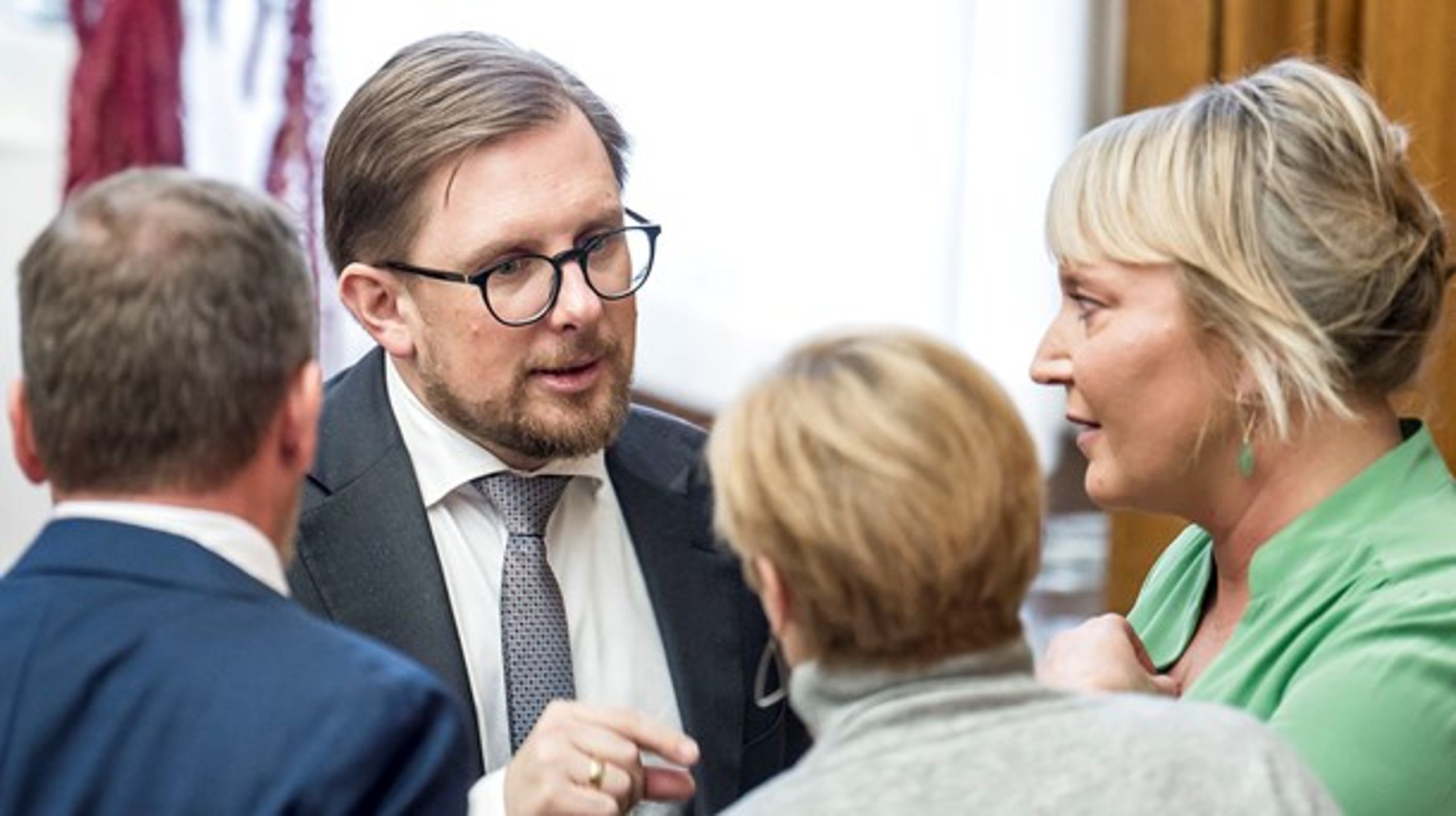 Søndag forlod Liberal Alliances forhenværende politiske ordfører Christina Egelund (th.) partiet, og nu gør tidligere minister Simon Emil Ammitzbøll-Bille det samme.