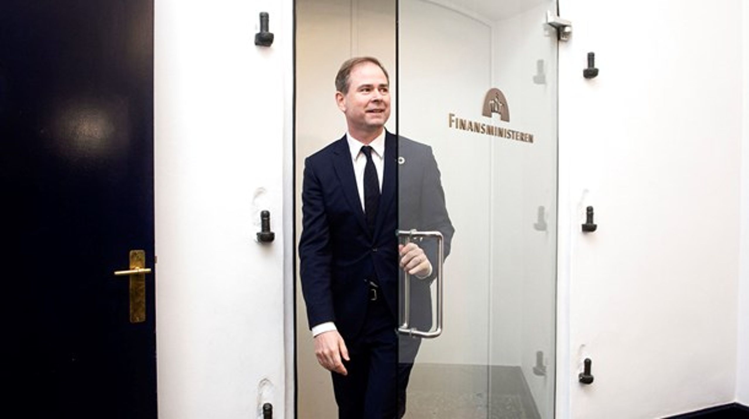 Finansminister Nicolai Wammen (S) kan åbne døren til dybt uenige støttepartier, når det kommer til fremtiden for den grønne check.<br>