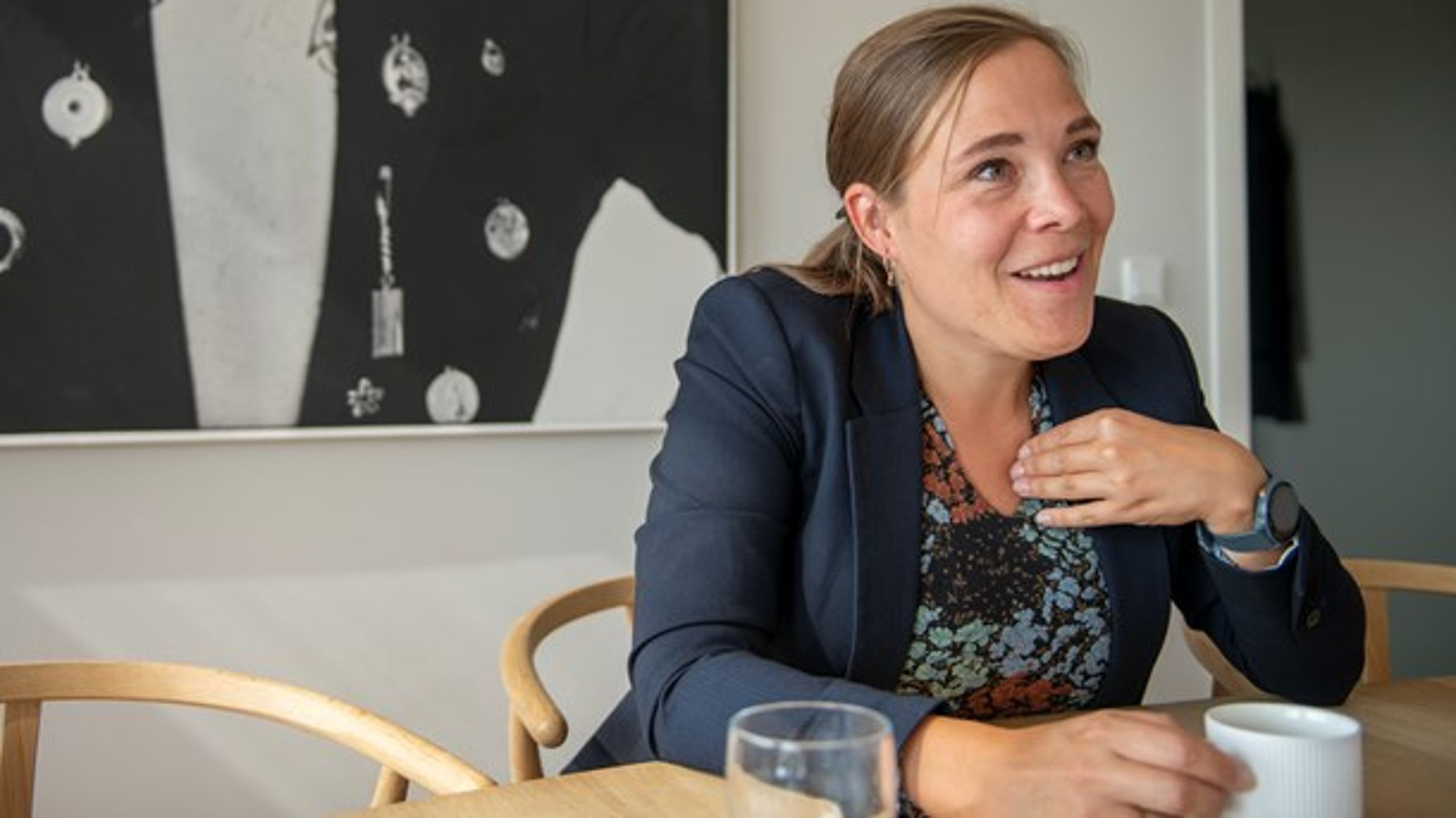 Social-og indenrigsminister Astrid Krag vil støtte udsatte børn på Grøndland med 80 millioner og lægger samtidig op til at trække støtten til organisationen bag hjemløselandsholdet.