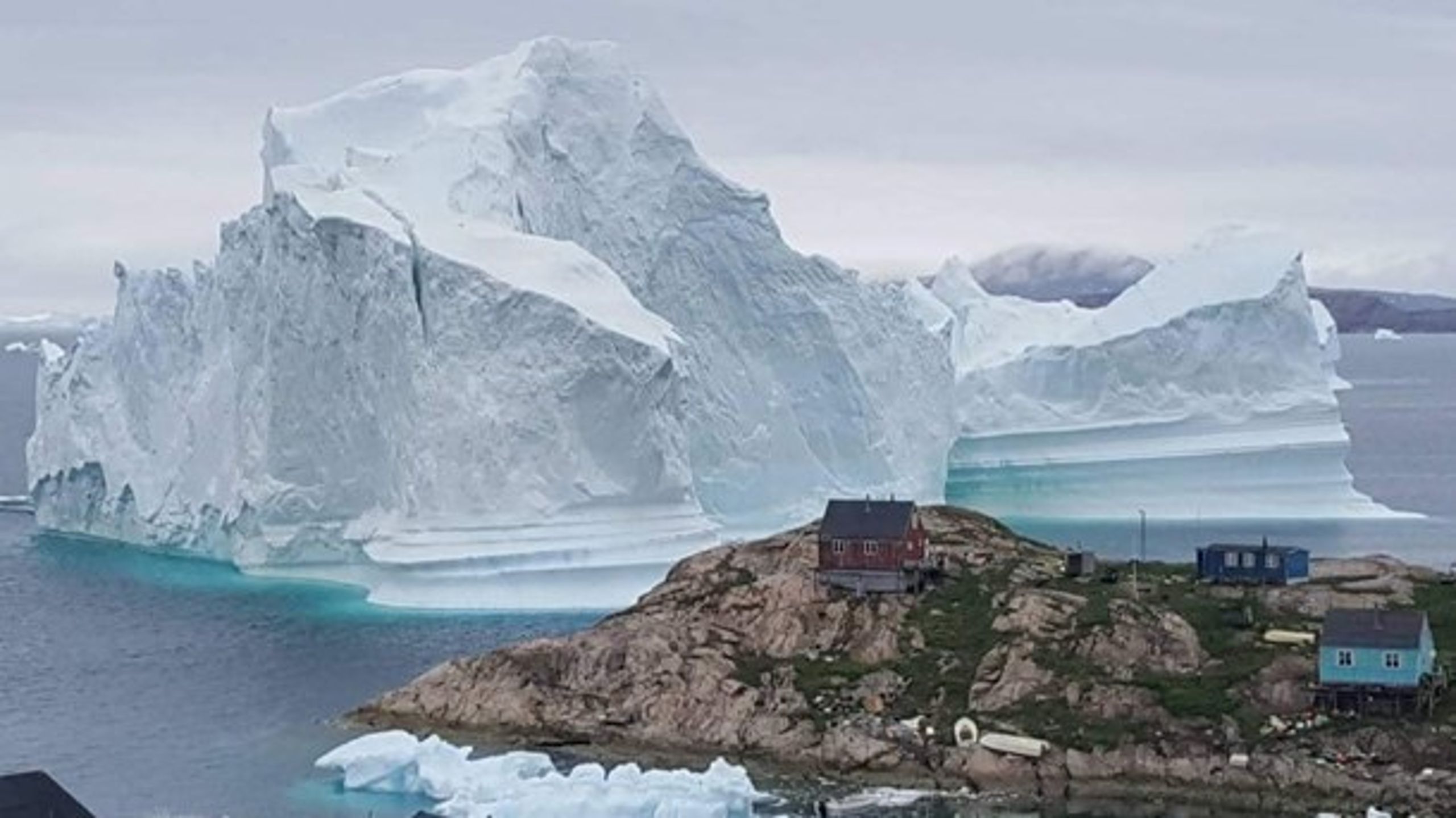 Grundstødte isbjerge er noget af det, man kan komme til at forholde sig til som administrativ førstemand i Grønlands – og rigsfællesskabets – nordligste kommune.