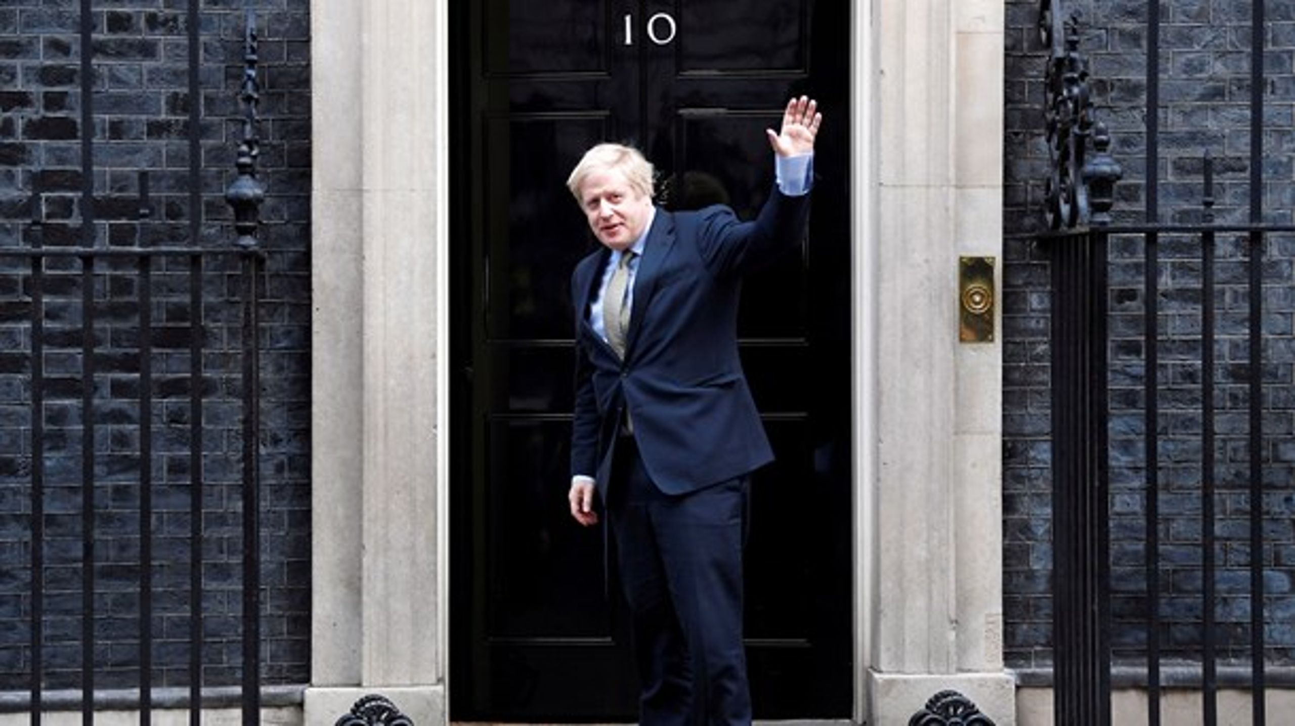 Boris Johnsons rådgiver nu inviterer radikalt anderledes tænkende personer til at foretage en total ændring af den måde, det britiske embedsapparat arbejder på, skriver Carsten Mai.