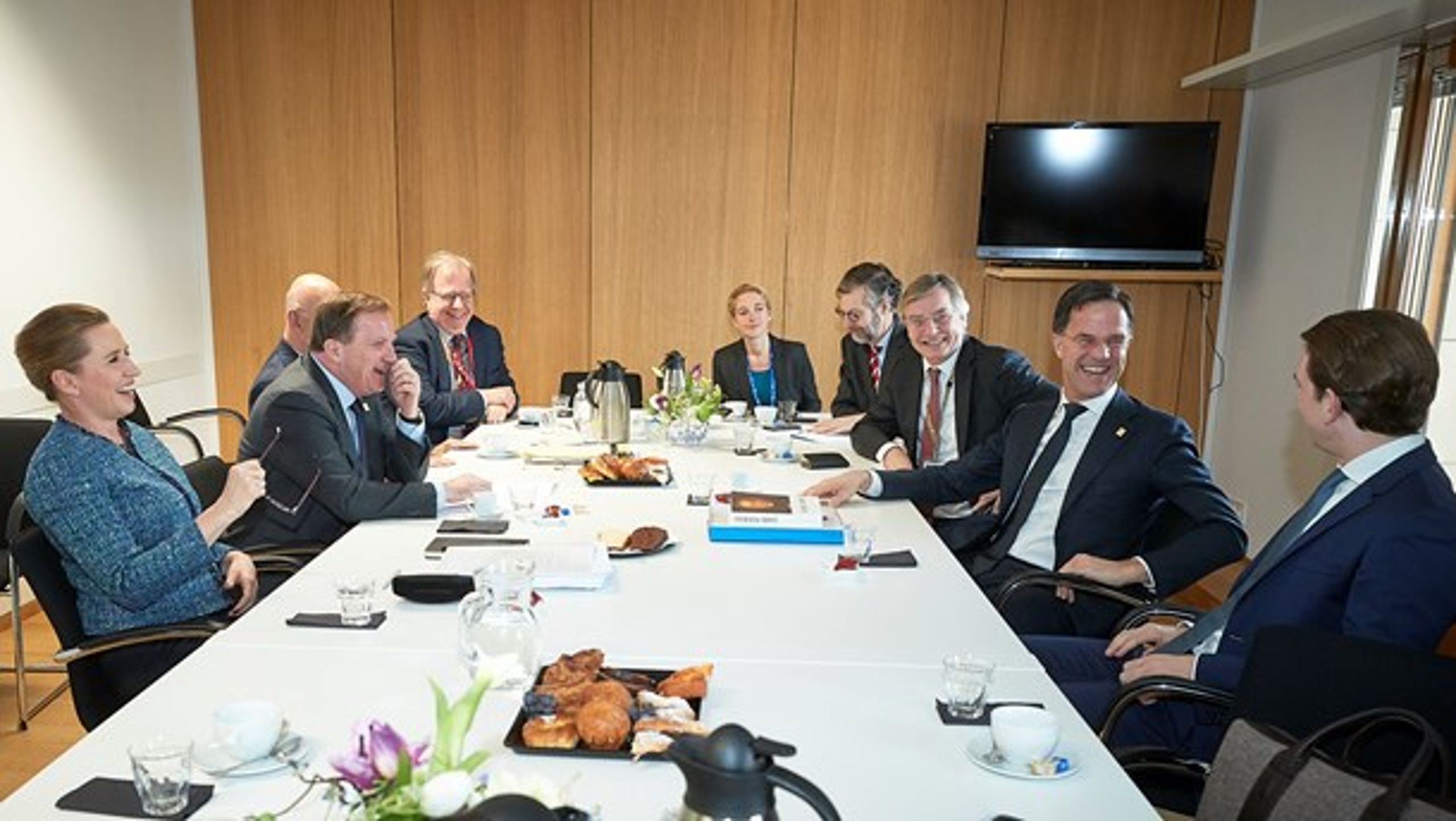 Statsminister Mette Frederiksen (S) mødtes torsdag morgen igen med den svenske statsminister, Stefan Löfven, Hollands premierminister, Mark Rutte, og Østrigs kansler, Sebastian Kurz, for at drøfte alliancens forhandlingsstrategi.