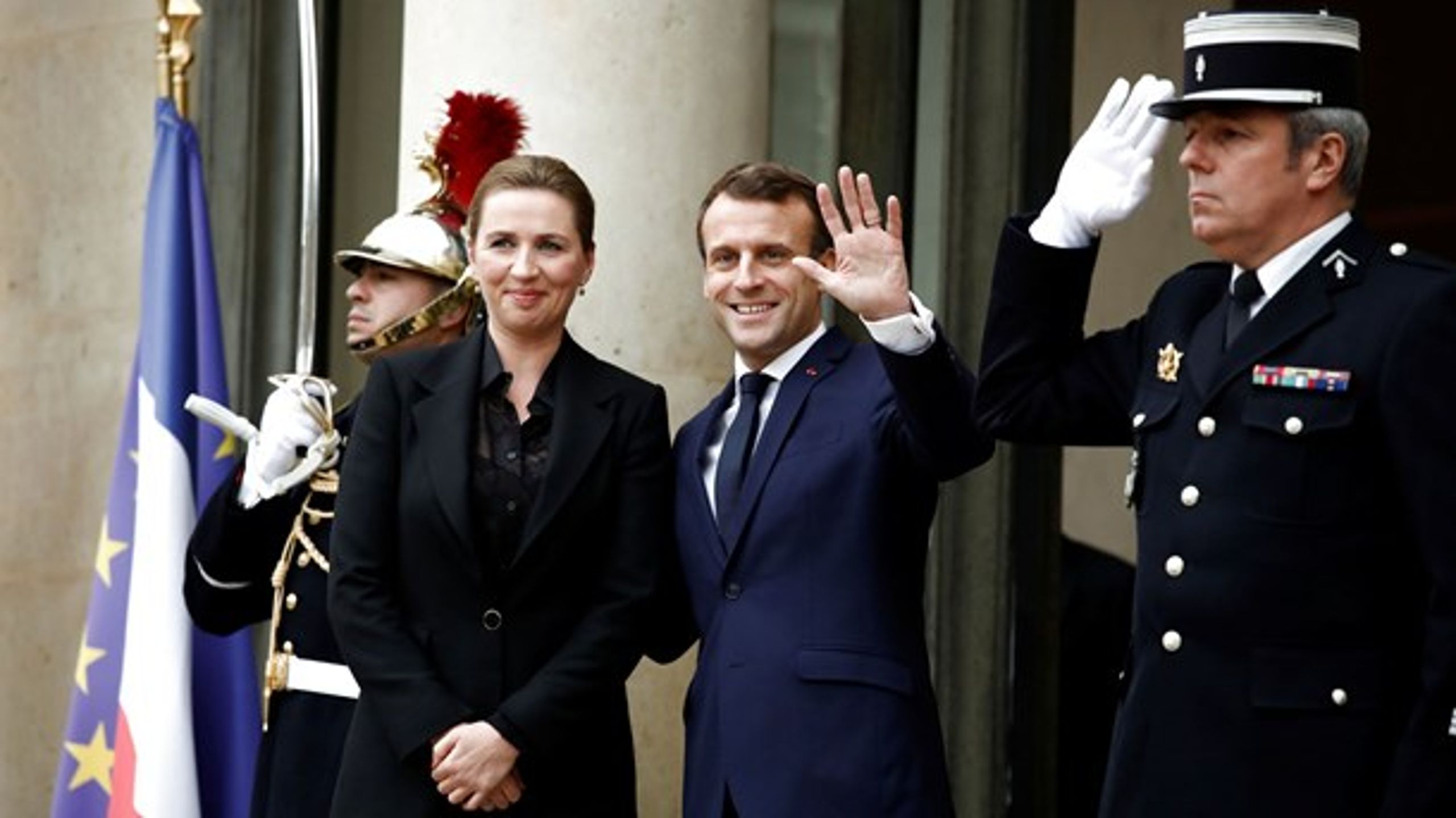 Danmarks statsminister, Mette Frederiksen (t.v.), besøger Frankrigs præsident, Emmanuel Macron (t.h.), i november 2019.