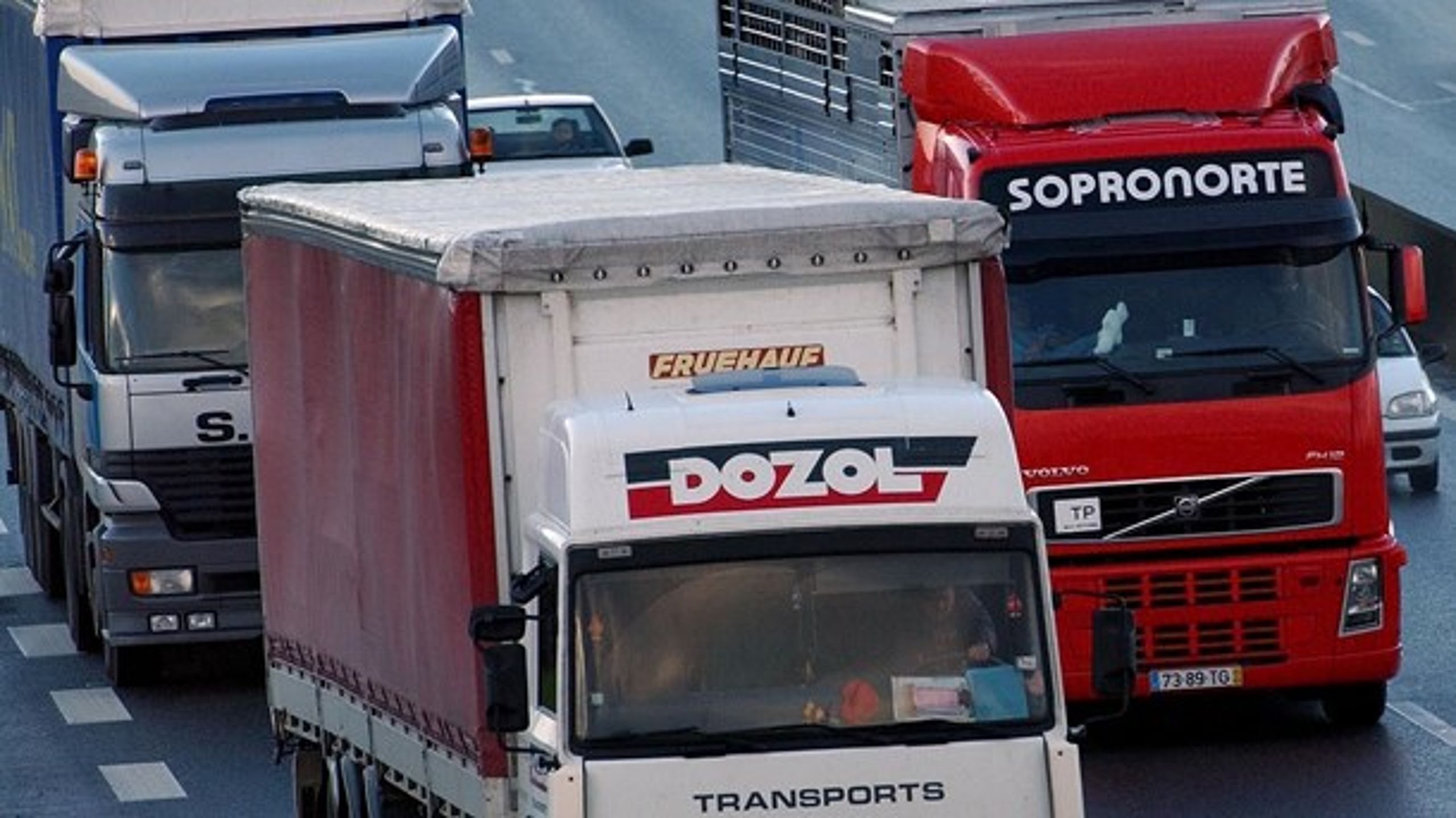Tomgang, tomkørsel og mindre effektive lastbiler fra Østeuropa er lig med et unødig højt CO2-udslip, men vognmænd spekulerer alligevel i det, mener DTL-Danske Vogmænd.