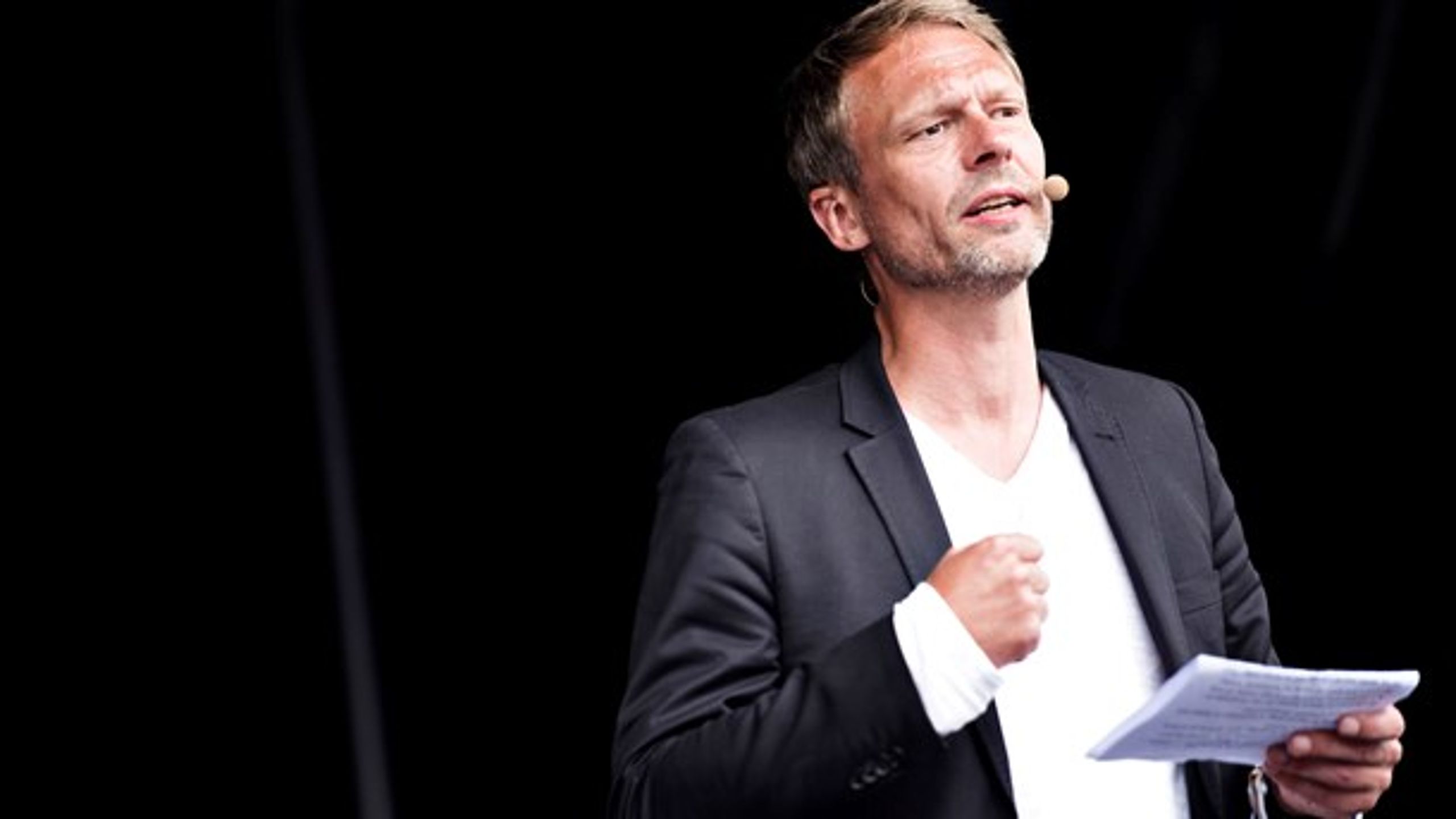 Tidligere kultur- og fritidsborgmester i København Carl Christian Ebbesen (DF) er ude som partiets&nbsp;spidskandidat ved næste års valg til Københavns Borgerrepræsentation. I stedet bliver det overraskende Finn Rudaizky.