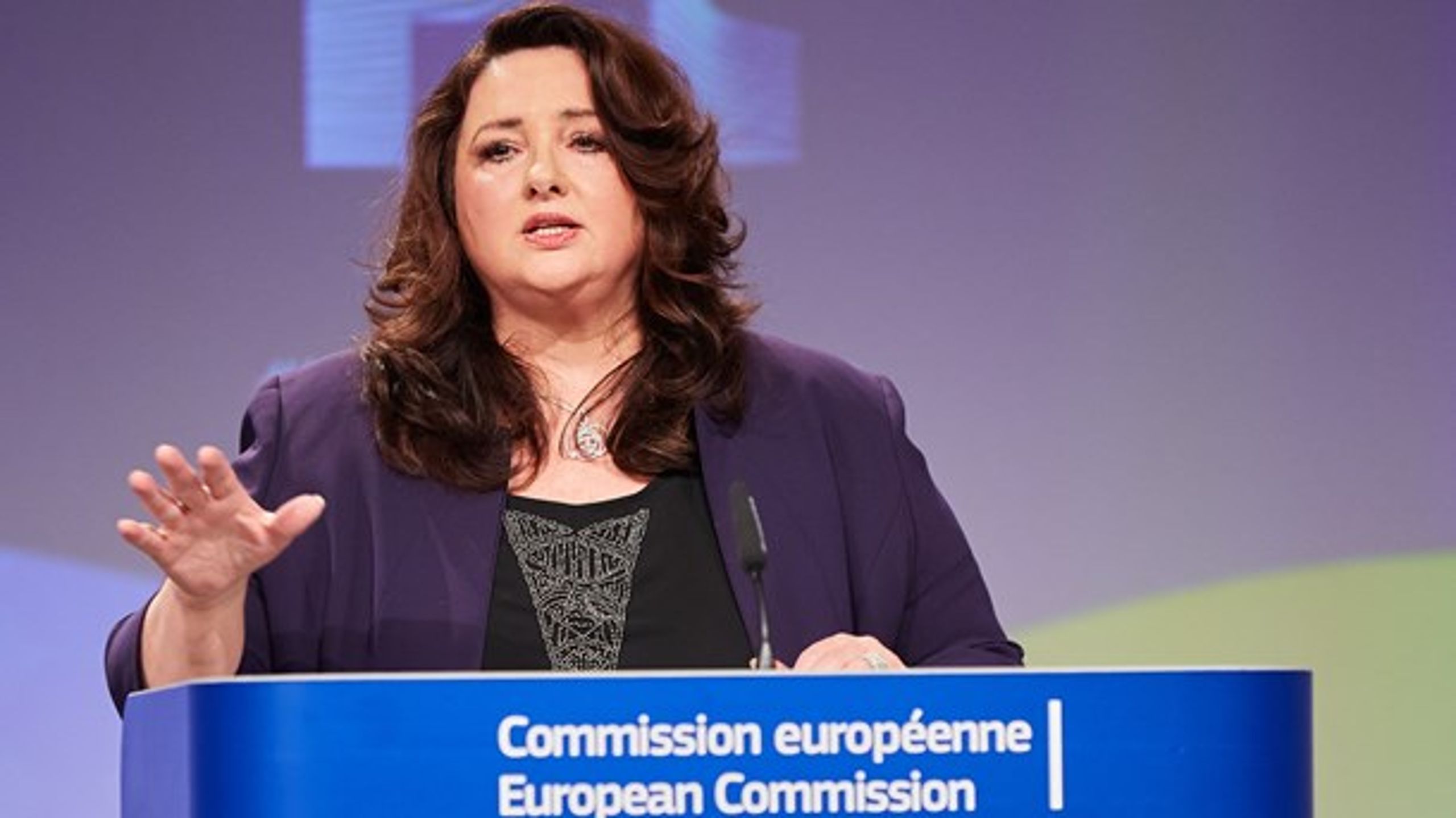 EU's ligestillingskommissær, Helena Dalli, vil bekæmpe traditionelle kønsstereotyper.