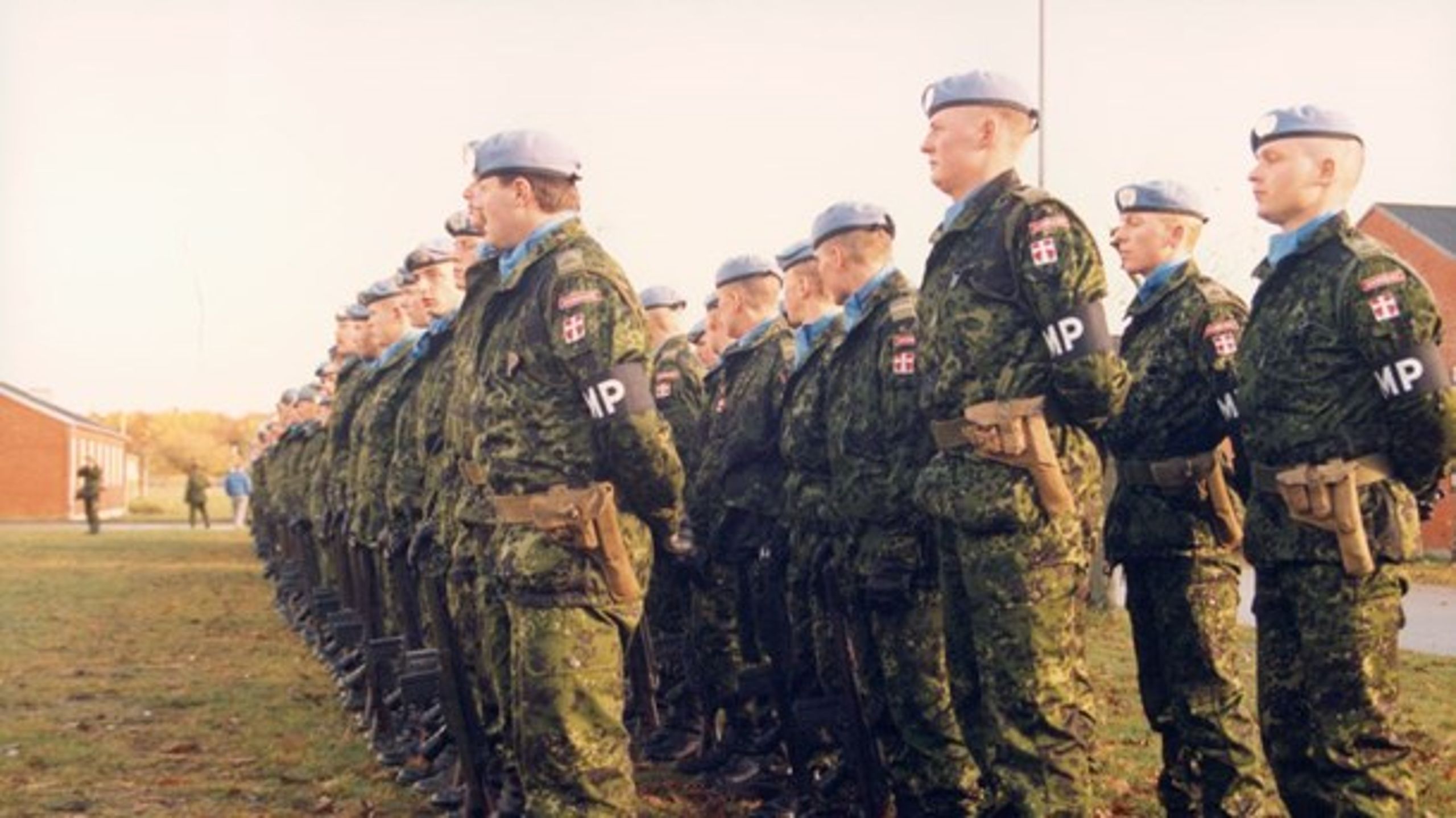 Afskedsparade på Holstebro Kaserne 31. oktober 1992 for soldater fra Jydske Dragonregiment, der blev udsendt til FN-missionen United Nations Protection Force.