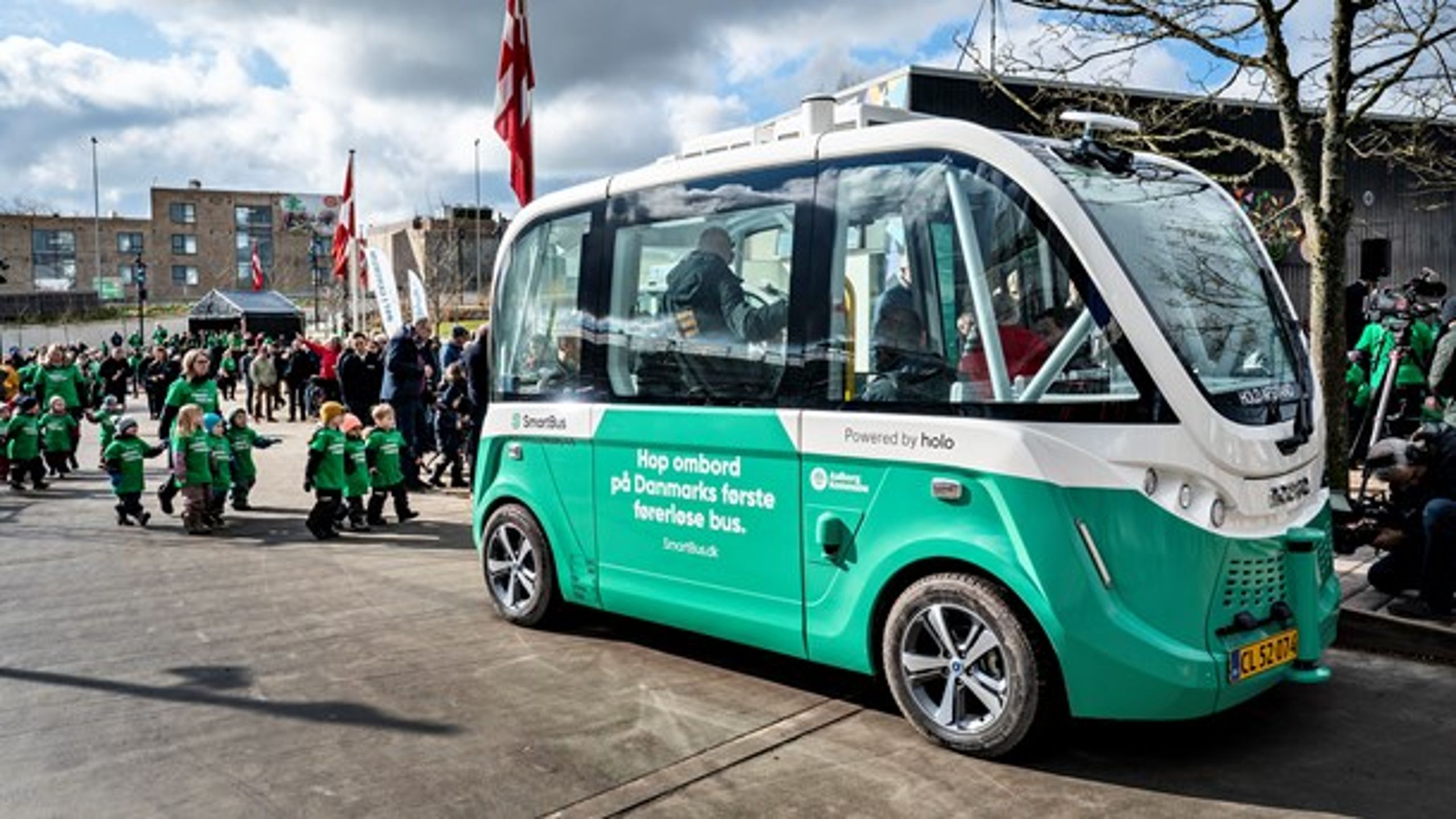 Danmarks første føreløse bus blev indviet i Aalborg den 5. marts.