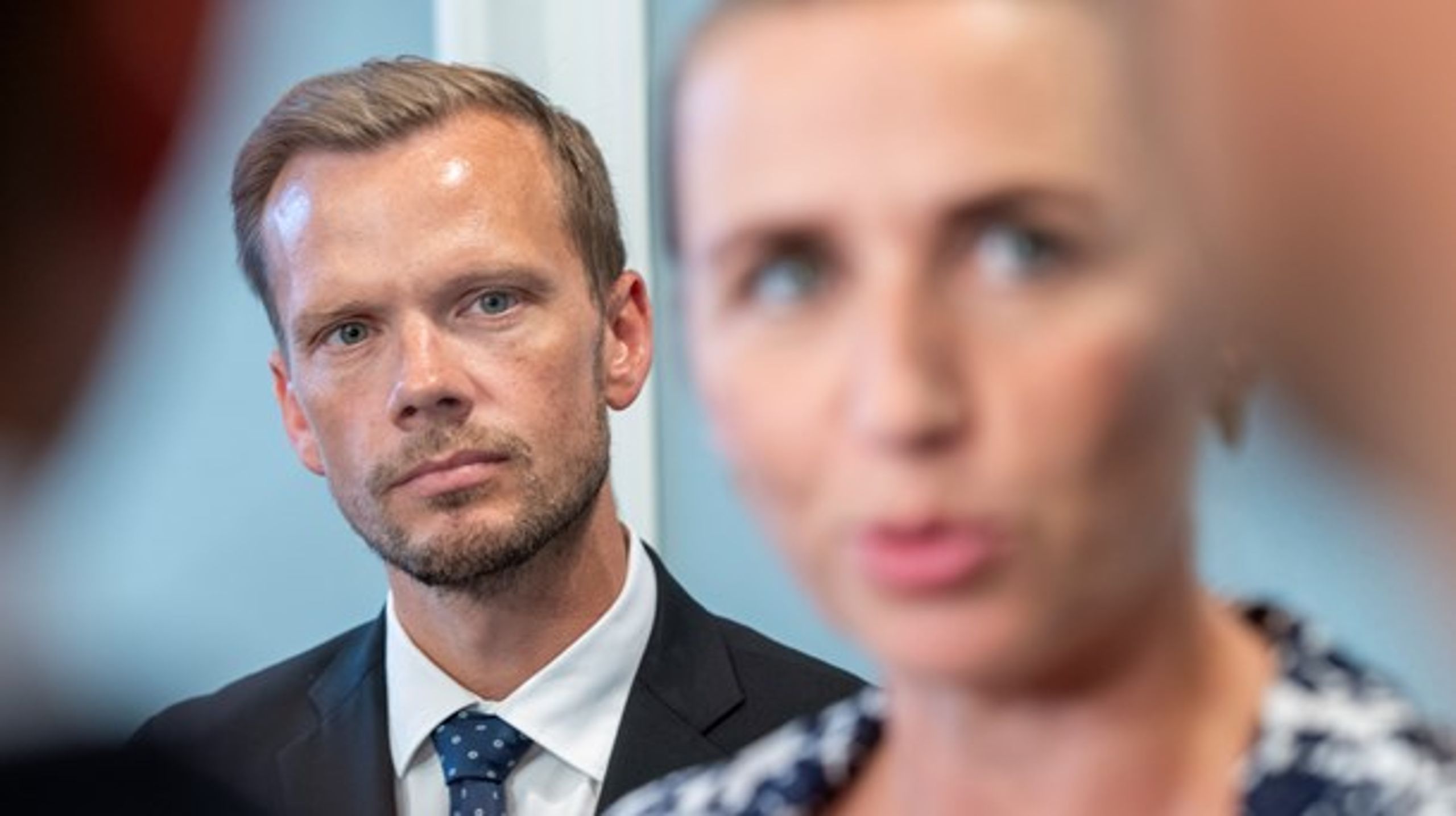 Statsminister Mette Frederiksen meddelte fredag aften, at regeringen "inden for meget kort tid" vil komme med nye udmeldinger, som skal hjælpe danske lønmodtagere og virksomheder.