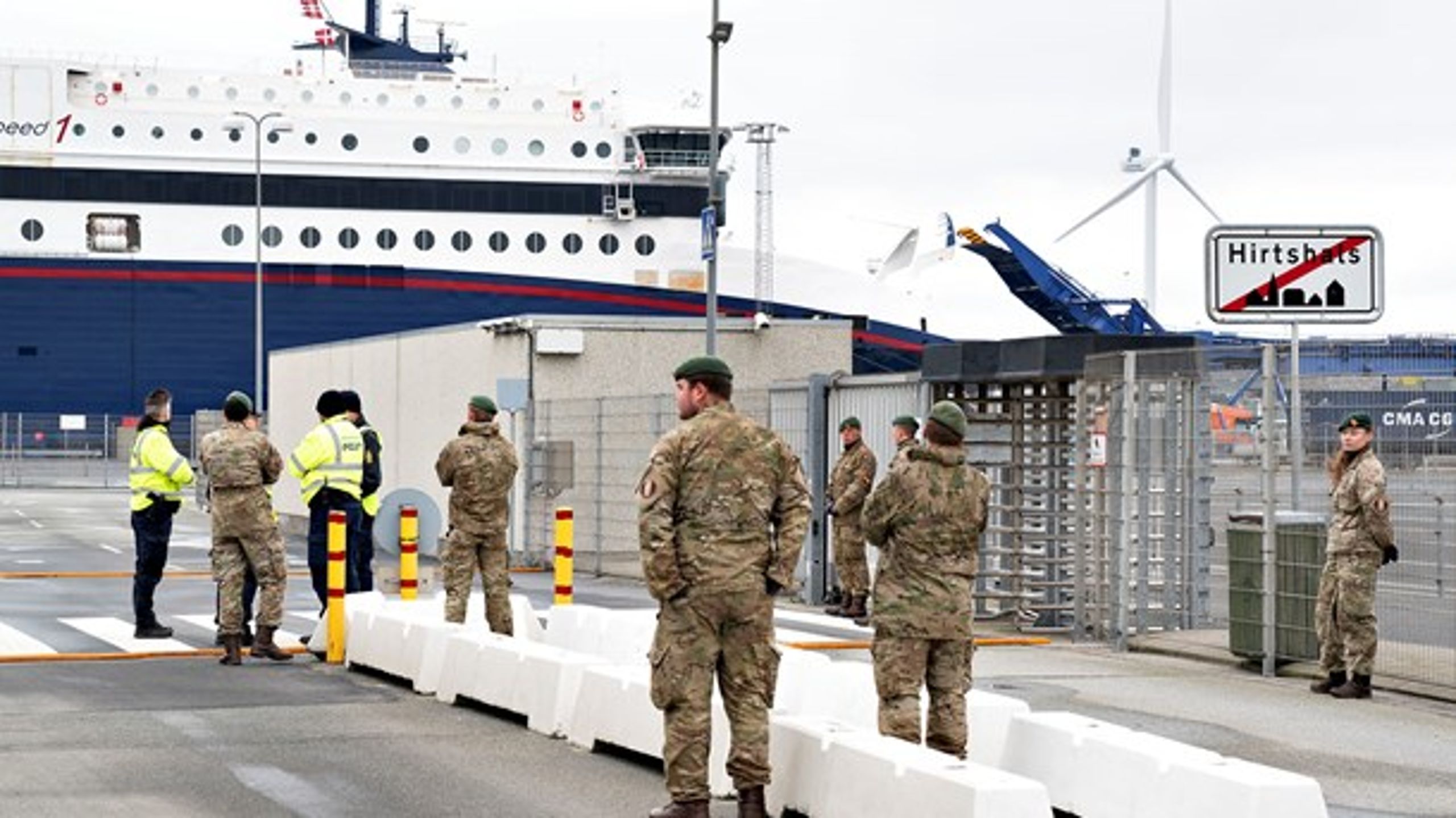 Forbuddet mod indrejse, som flere EU-lande, herunder Danmark, har indført, kommer i fokus i denne uge. Her er det kontrollerne ved Norges-færgen i Hirtshals søndag.