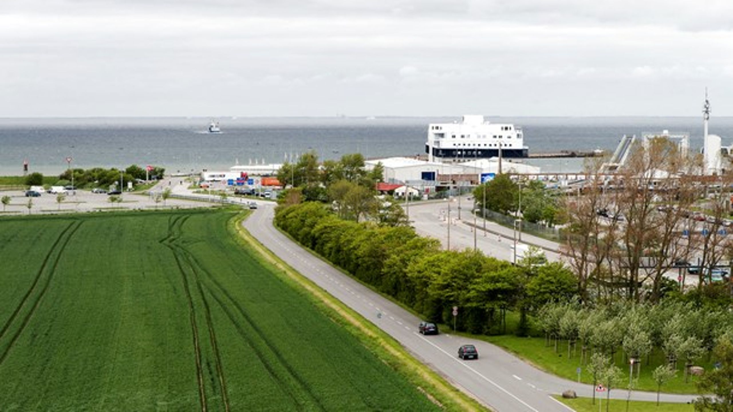 Femern-forbindelsen skal udgå fra Rødbyhavn, hvor den er kommet i karambolage med færgeselskaberne.