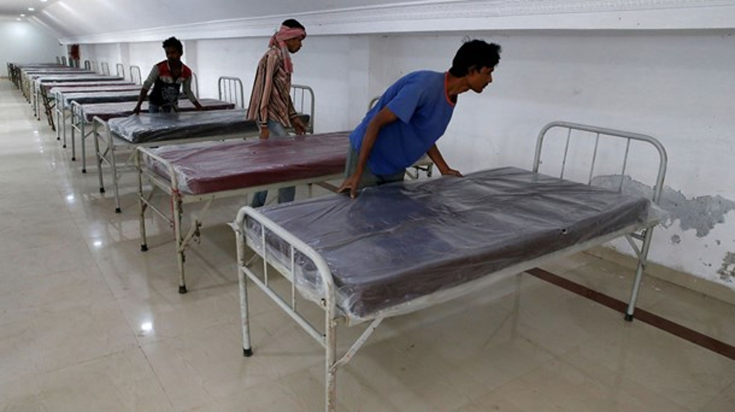 I Indien er der stor bekymring for, at millioner af dagarbejdere kan massesprede sygdommen, skriver Peter Christiansen
