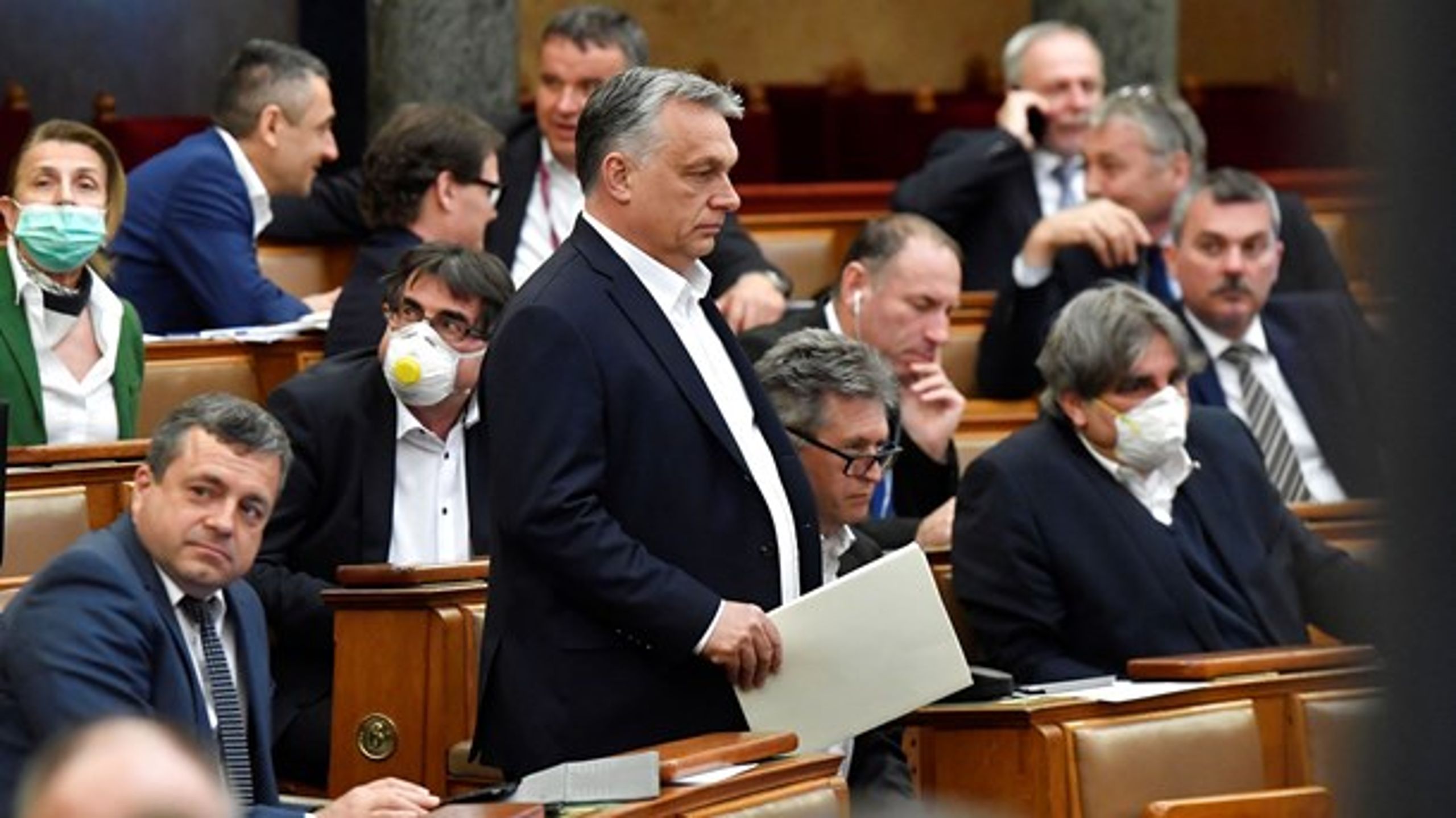 Ungarns regeringsleder, Viktor Orbán, fik mandag vedtaget en særlov på grund af coronakrisen, der på ubestemt tid giver ham næsten uindskrænket magt.