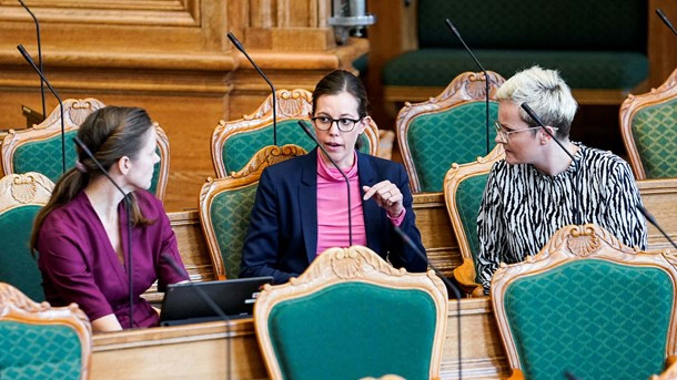 Ellen Trane Nørby og Mai Mercado kritiserer, at Pernille Rosenkrantz-Theil har nedlagt rådgivningsgruppen, der skulle se på kristendomsundervisningen.