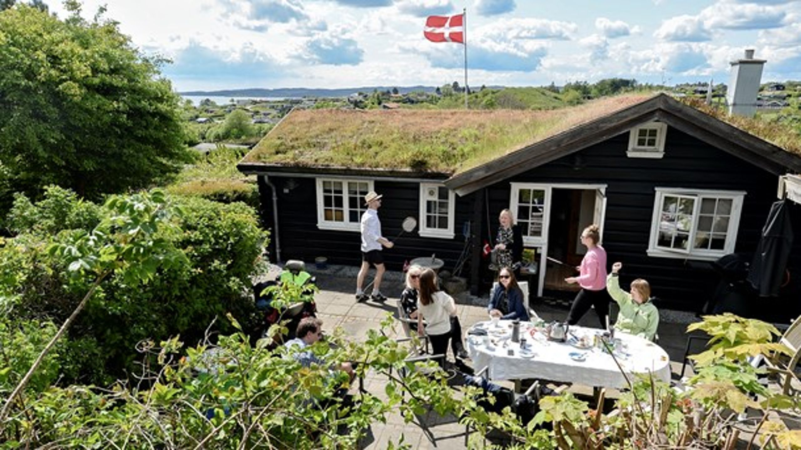 Hvis danskerne i højere grad vælger feriefornøjelser inden for landets grænser, er det til gavn for mere end bare den danske turistbranche, skriver Horestas miljøchef.