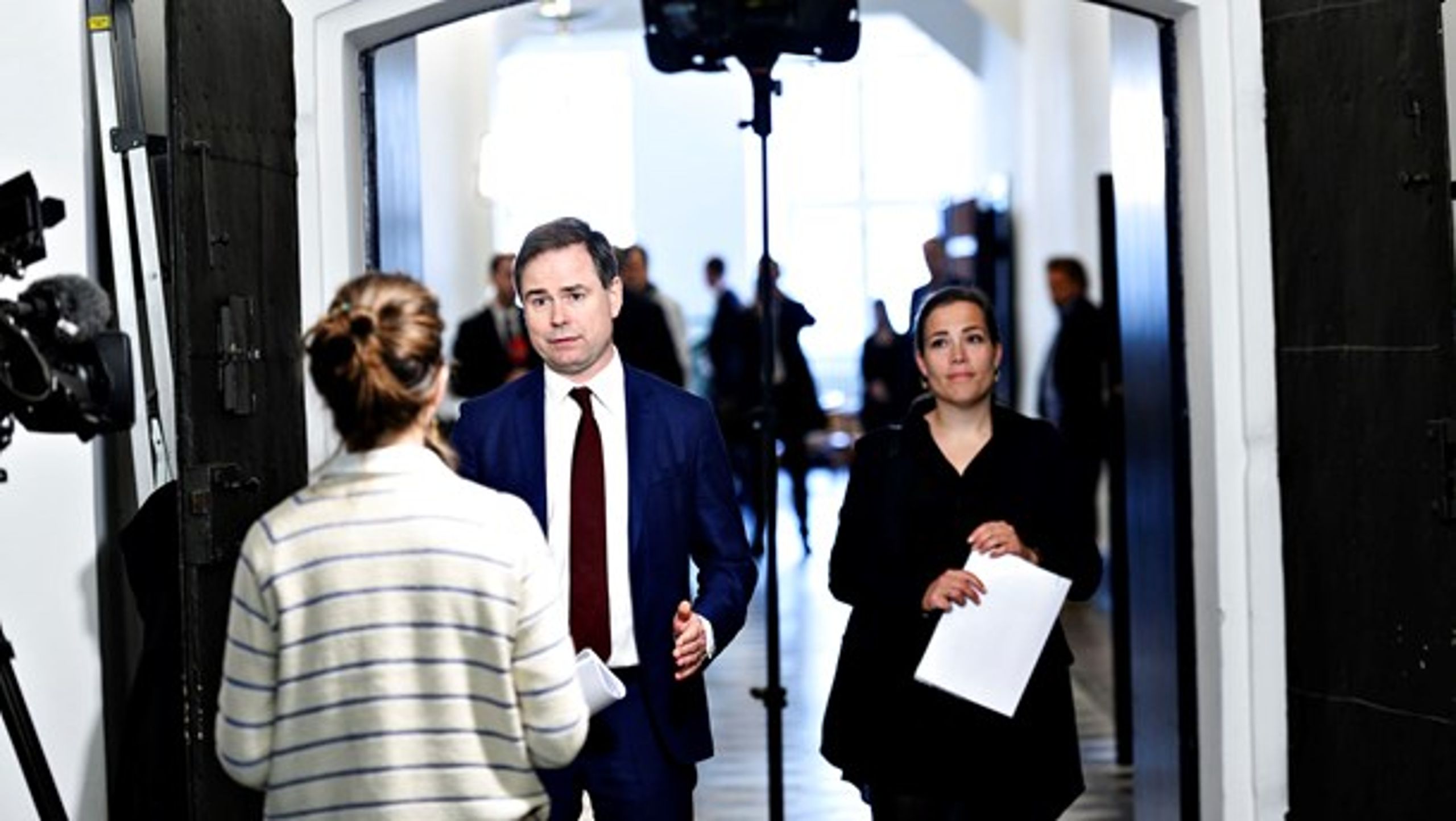 Finansminister Nicolai Wammen (S) indledte mandag økonomiforhandlinger med KL og Danske Regioner uden at kende sit eget finanspolitiske råderum.