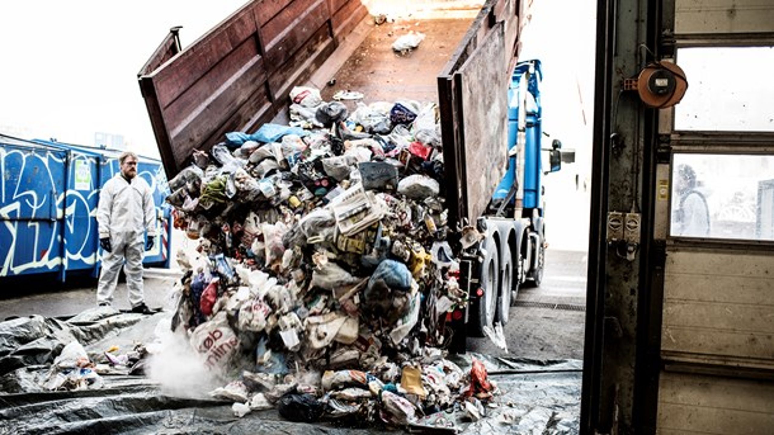 Danmark er et af EU-landene, der sorterer mest husholdningsaffald til genanvendelse. Men sorteringen af erhvervsaffald står stort set stille, skriver Dansk Affaldsforeningens direktør.