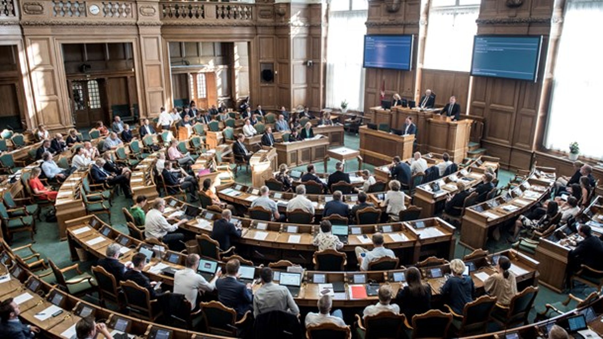 Folketingsmedlemmerne til afslutningsdebatten i 2018, hvor Lars Løkke Rasmussen (V) var statsminister.