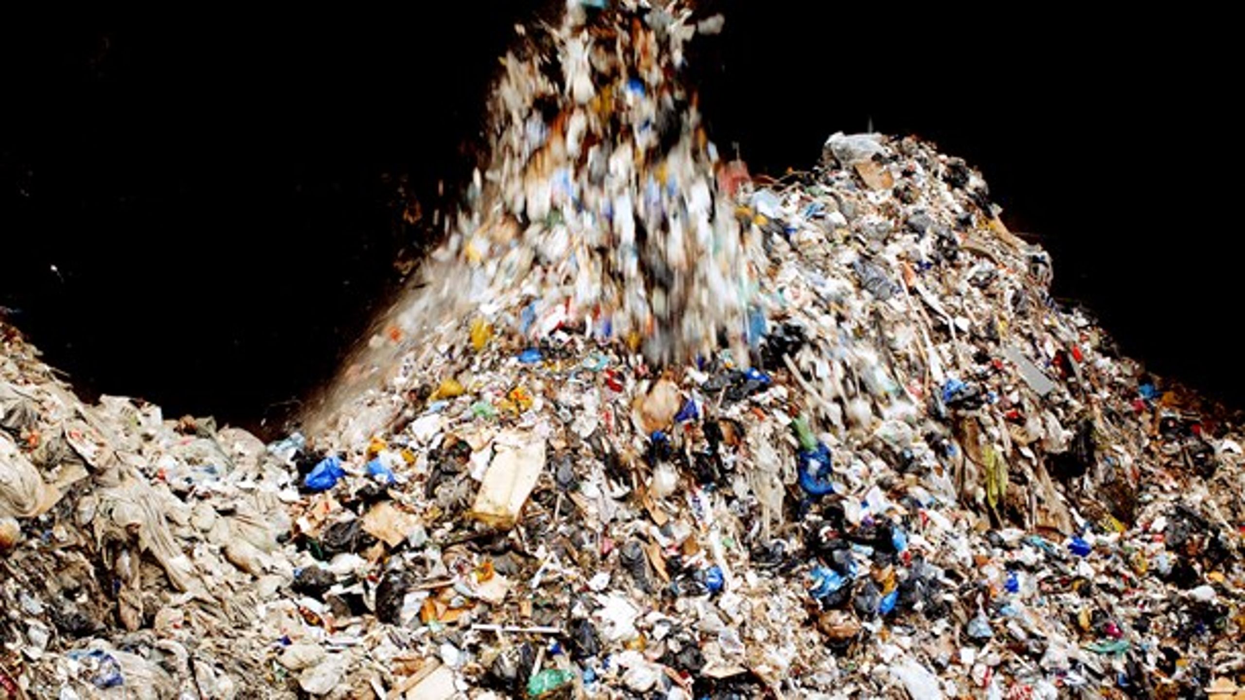 Der er kun en forretning i affald, hvis vi bliver ved med at producere større mængder affald, skriver Theresa Scavenius.