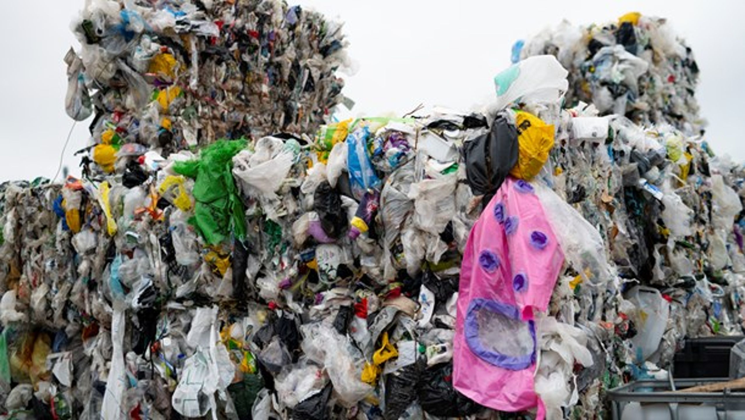 Hvis vi genanvender vores affald, dropper brug-og-smid-væk kulturen og i stedet tænker cirkulært, kan vi spare op mod 9 millioner tons CO2, skriver Camilla Haustrup Hermansen.