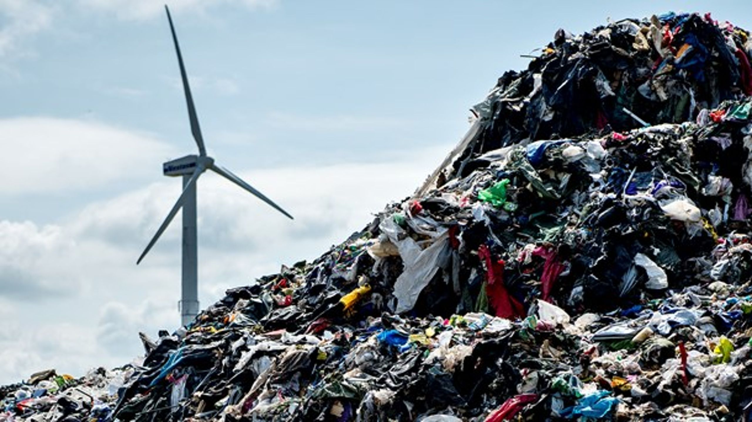 Affaldssektoren er godt på vej med at nå&nbsp;genanvendelsesmålene i den gældende ressourcestrategi, men nye klimaambitioner stiller nye krav, mener to aktører.