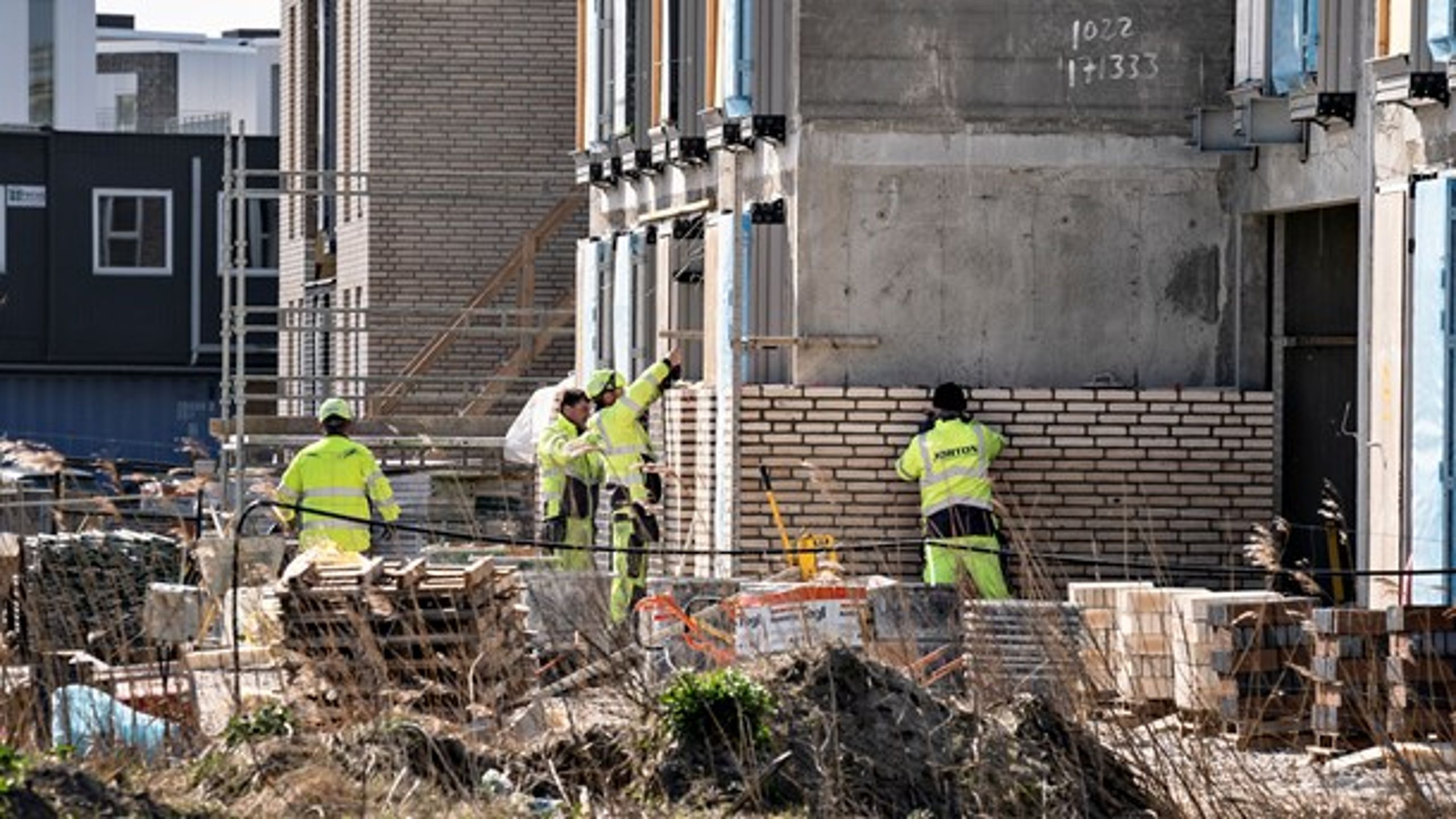 Udenlandsk arbejdskraft har arbejdet under anderledes virusforbehold end danske byggeriarbejdere, skriver Henrik Juul Rasmussen.&nbsp;