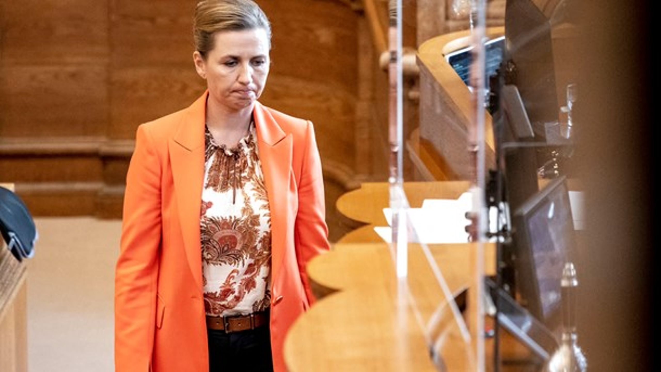 På lørdag har Mette Frederiksen (S) været statsminister i et år. Efter 12 begivenhedsrige måneder vil hun nu træde på den økonomiske bremse.