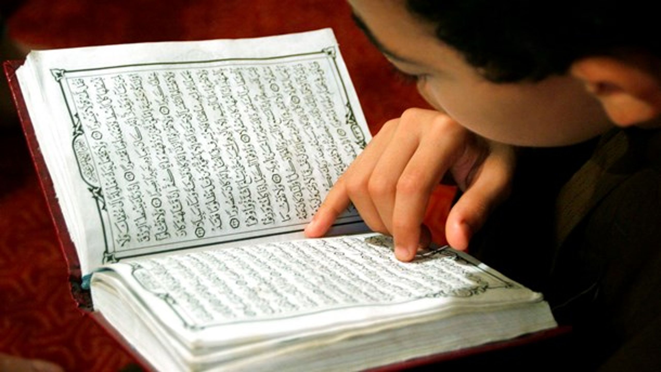 Rapport om muslimske minoriteter konkluderer,&nbsp;at nogle unge bruger grundigt kendskab til Koranen til at forhandle mere frihed. Det er blevet genstand for upassende politisk kritik, skriver dekan.