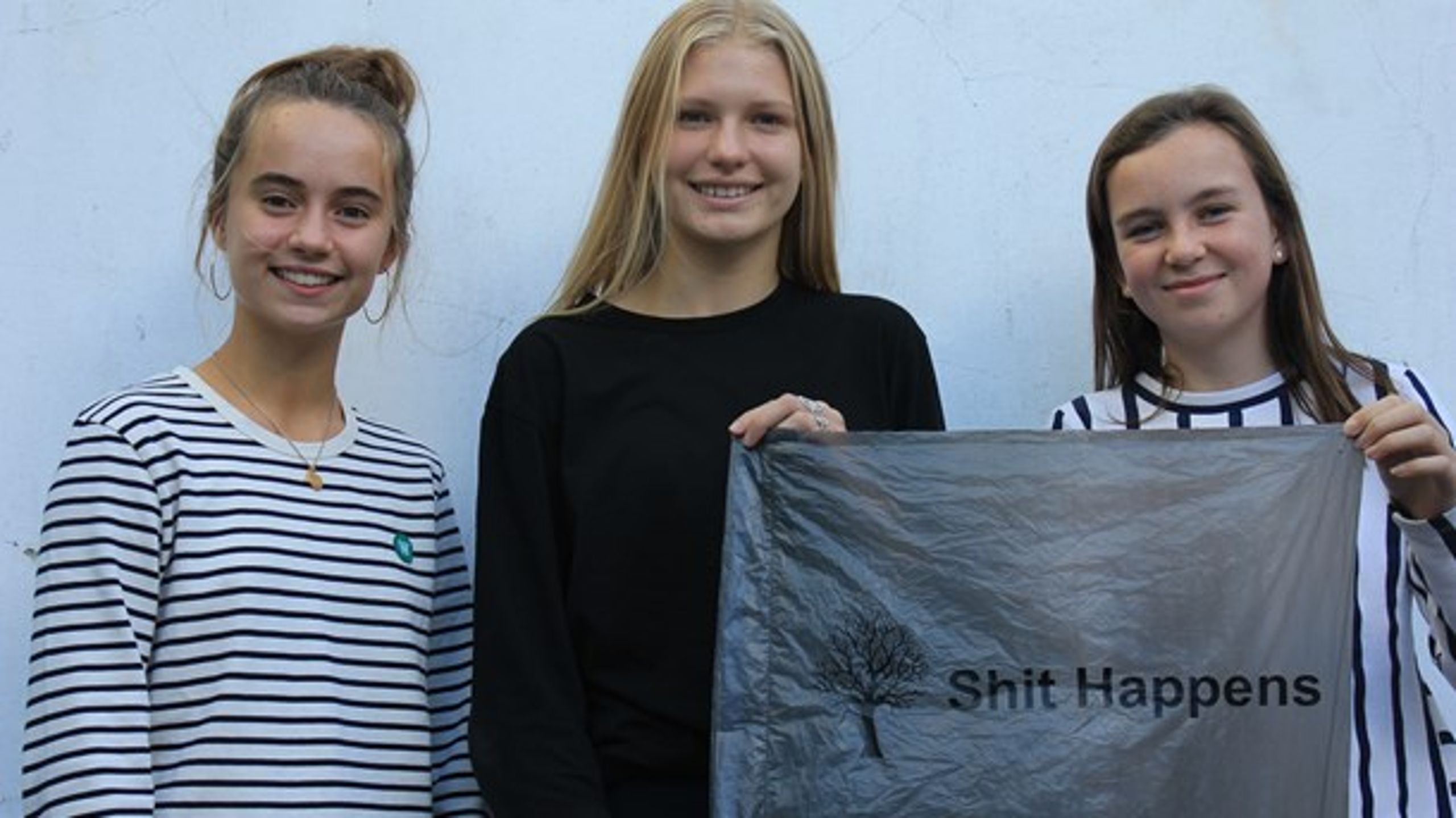 Katrine, Stine og Victoria&nbsp;fra Bredsten-Gadbjerg Skole&nbsp;har startet virksomheden Shit Happens.
