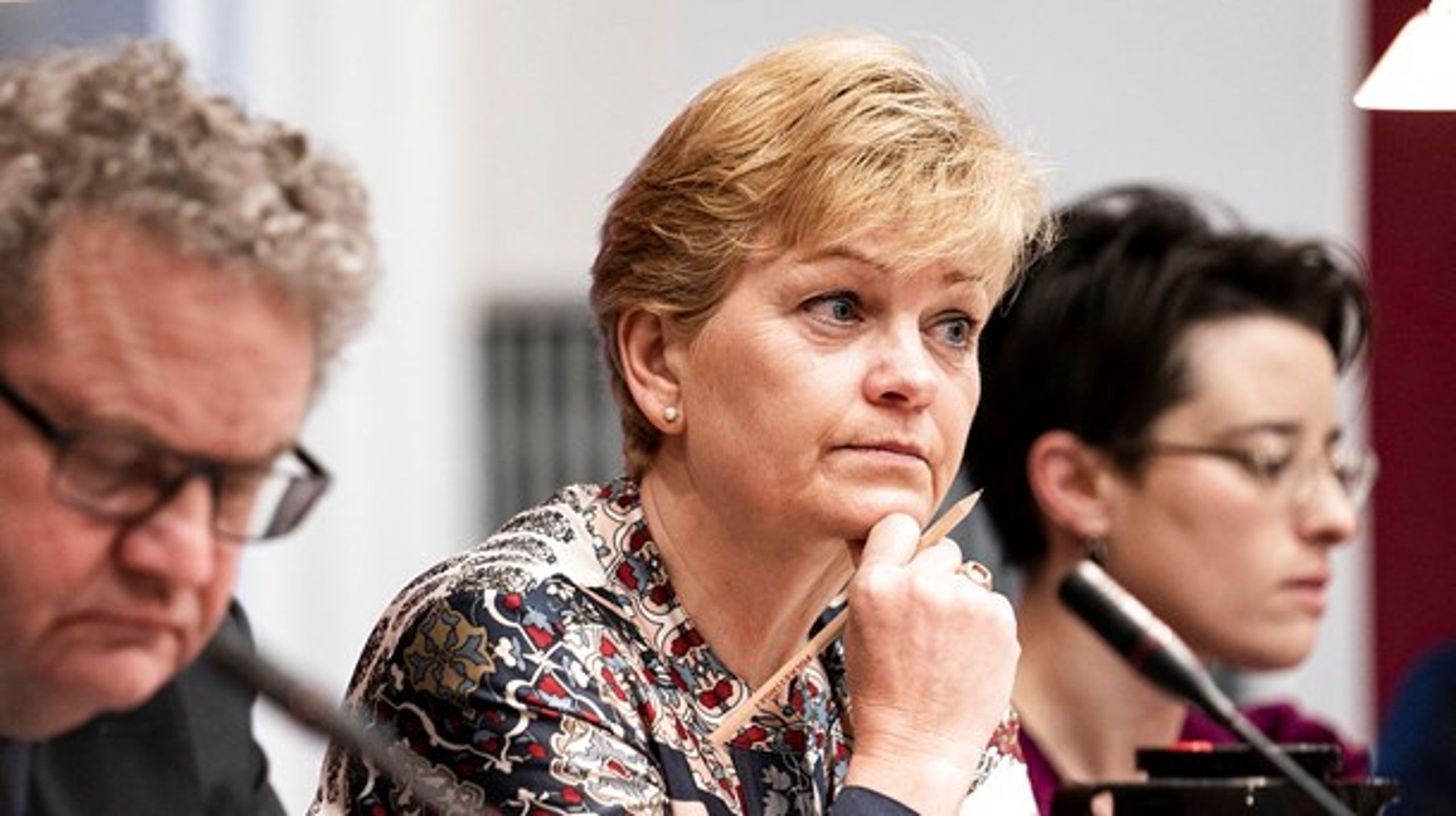 Formand for Europaudvalget, Eva Kjer Hansen (V) ærgrer sig over mangel på sammenkædning mellem EU-politikken og det almindelige politiske arbejde på Christiansborg.