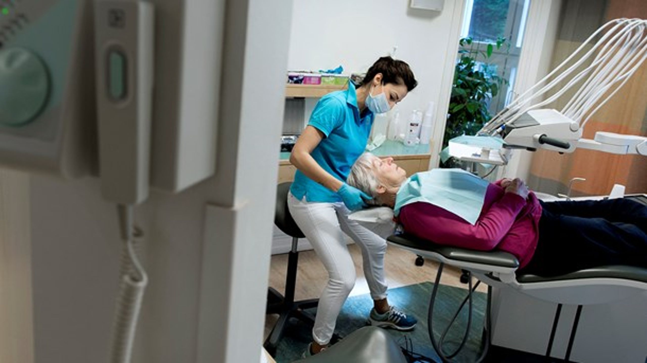Der er ingen, der får sundere tænder af at komme til kontrol på en tandklinik en gang om året. Det handler om at skabe gode vaner tidligt, hvis man vil uligheden til livs, skriver&nbsp;Elisabeth Gregersen.<br>