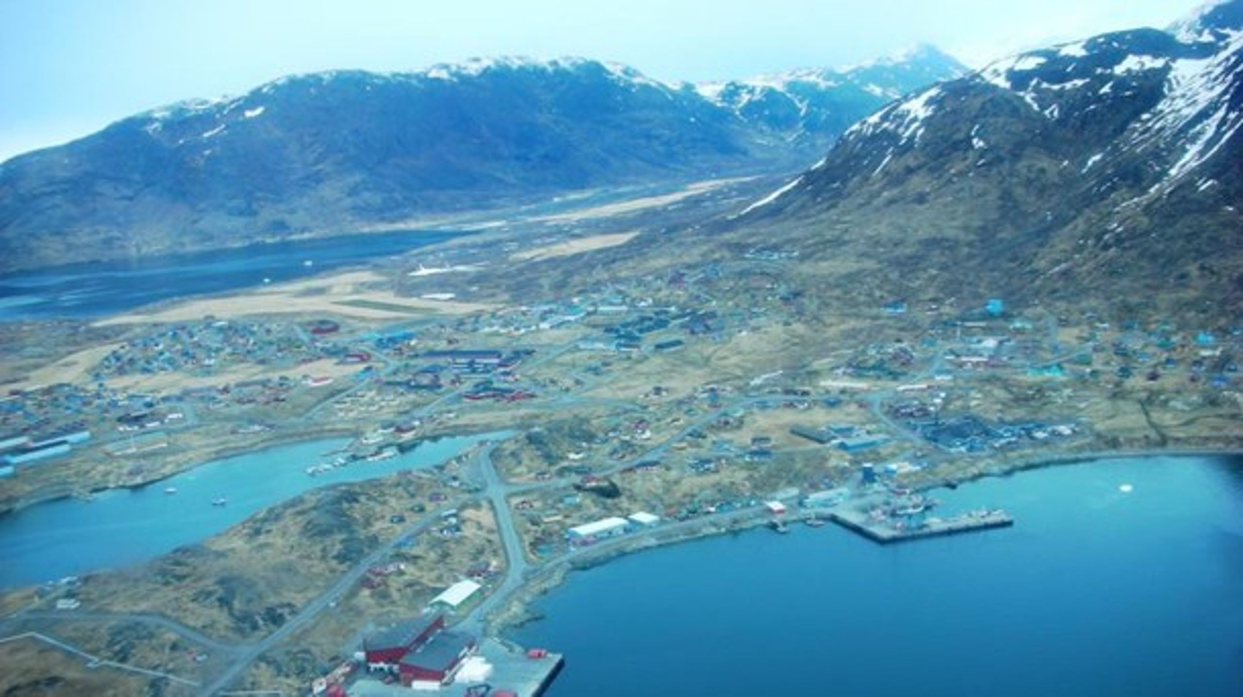 Minen skal ligge på et plateau over byen Narsaq i Sydgrønland.