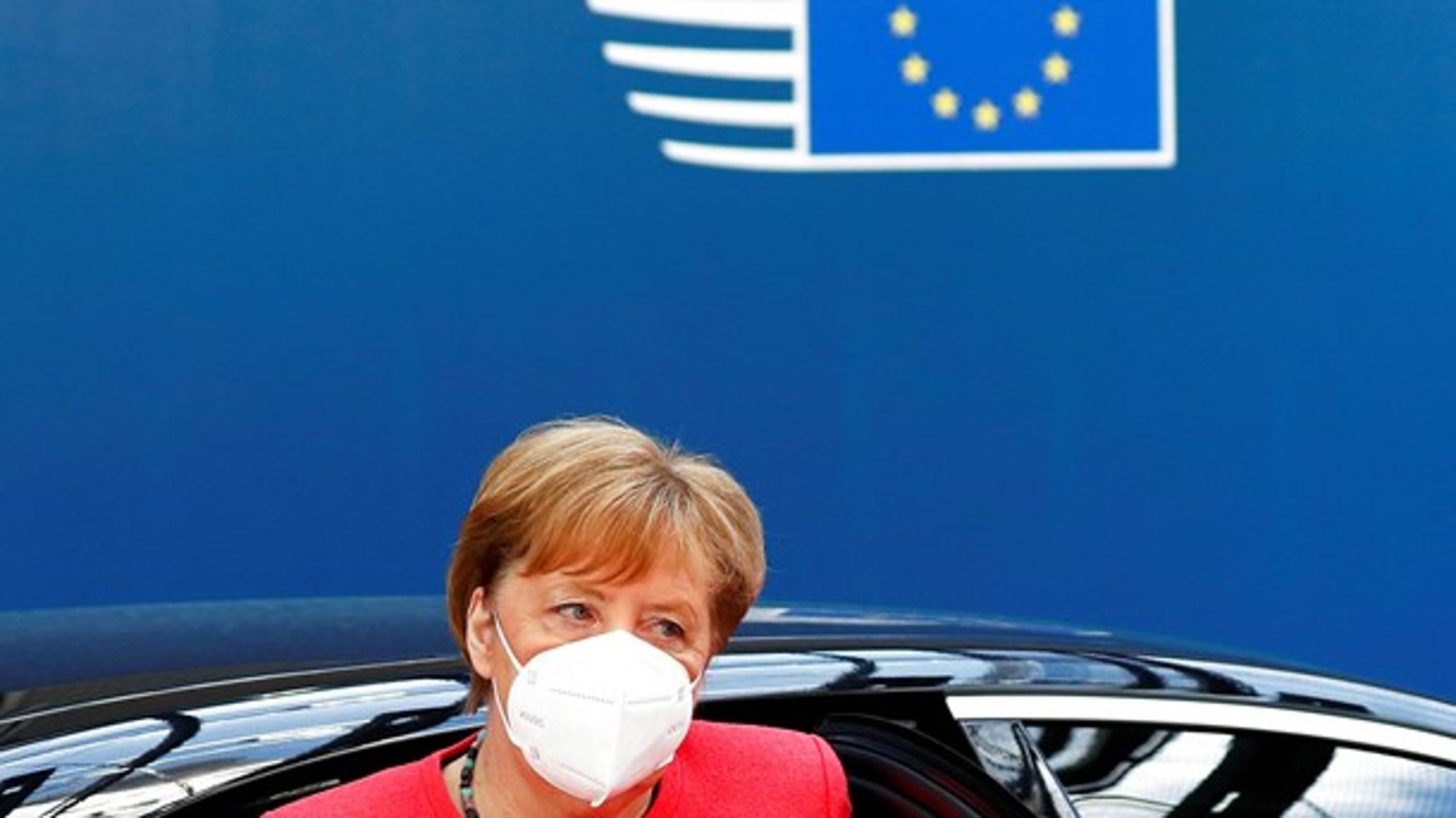 Angela Merkel ankommer til det afgørende topmøde i juli, som efter næsten fem dages forhandlinger endte med en plan om et fælles EU-lån på 5.600 milliarder kroner til genopetning efter corona.