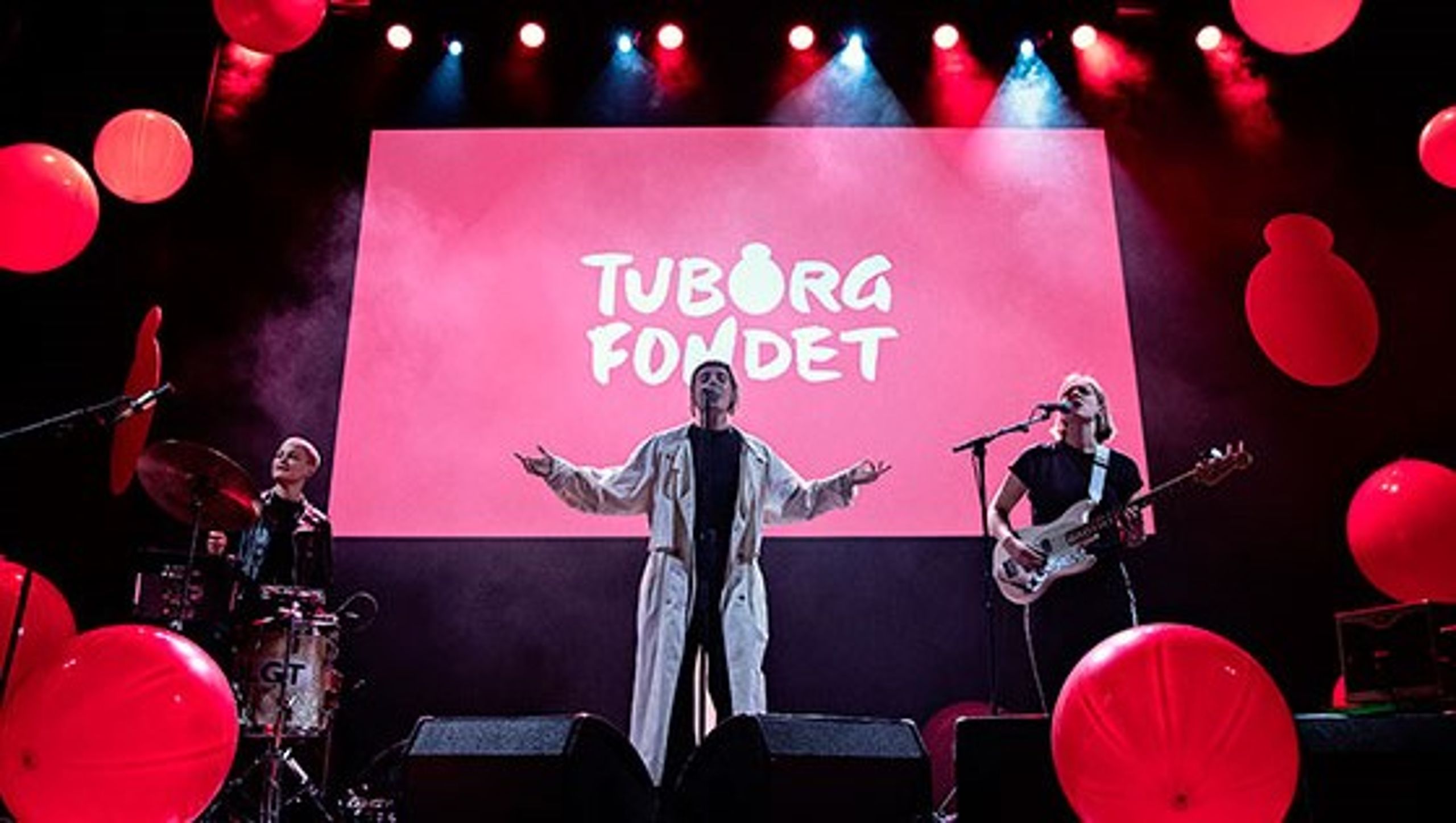 Flere kvinder på og bag scenen er målet for Tuborgfondet. Her er det den nu opløste trio Nelson Can ved et arrangement i Vega i 2018.&nbsp;