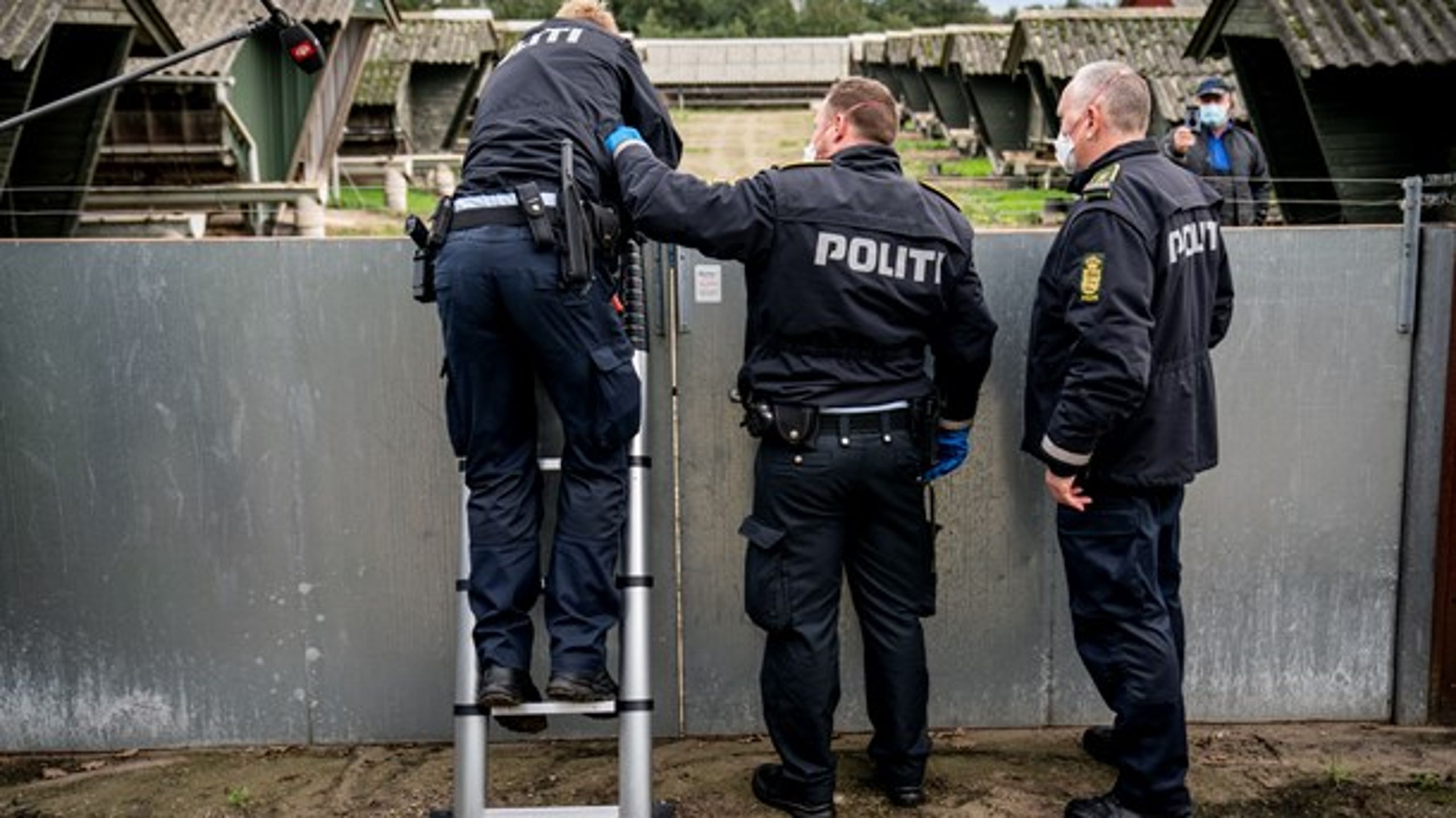 Færdselsopgaverne i politiet bidrager til, at man ikke behøver bruge hele sit liv som "gadebetjent", skriver Rosa Lund (EL) og Henning Hyllested (EL).&nbsp;