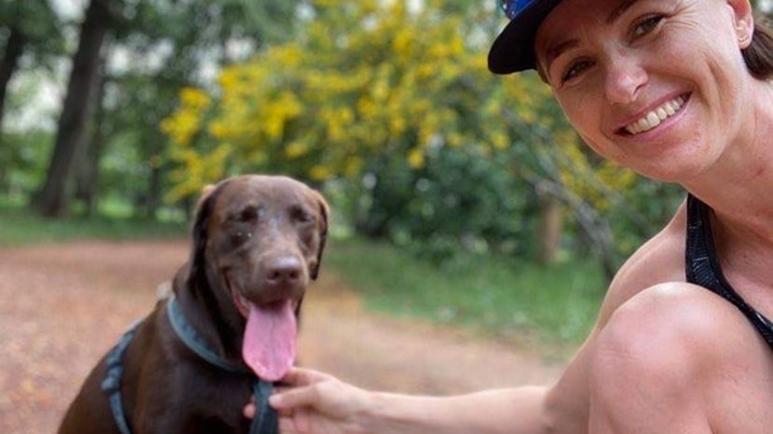 Birgit la Cour Madsen starter altid dagen med en løbetur i Accras gader med sin hund.