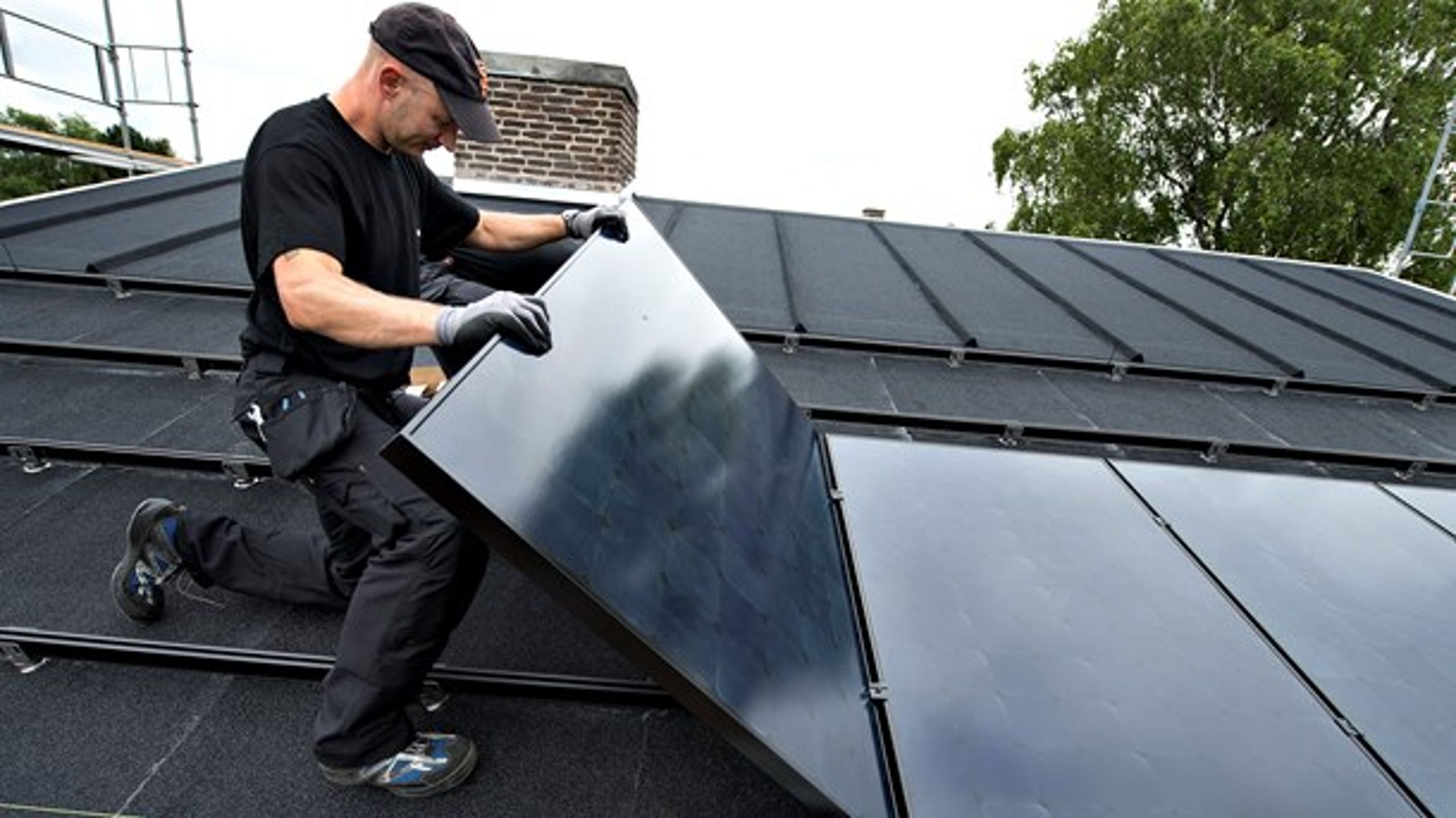 I Københavns klimaplan er målet, at en procent af energiforbruget i 2025 kommer fra solceller. Det er uambitiøst. Vi skal op på mellem fem og ti procent, skriver Finn Rudaizky (DF).