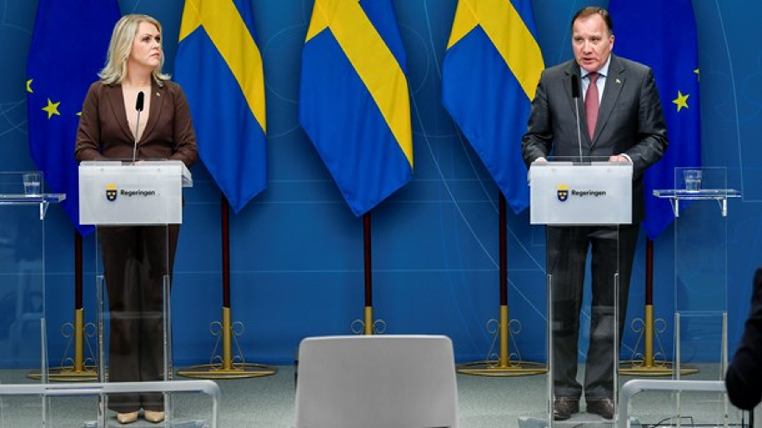 Socialminister Lena Hallengren og statsminister Stefan Löfven præsenterede 11. november den svenske regerings nye coronatiltag.