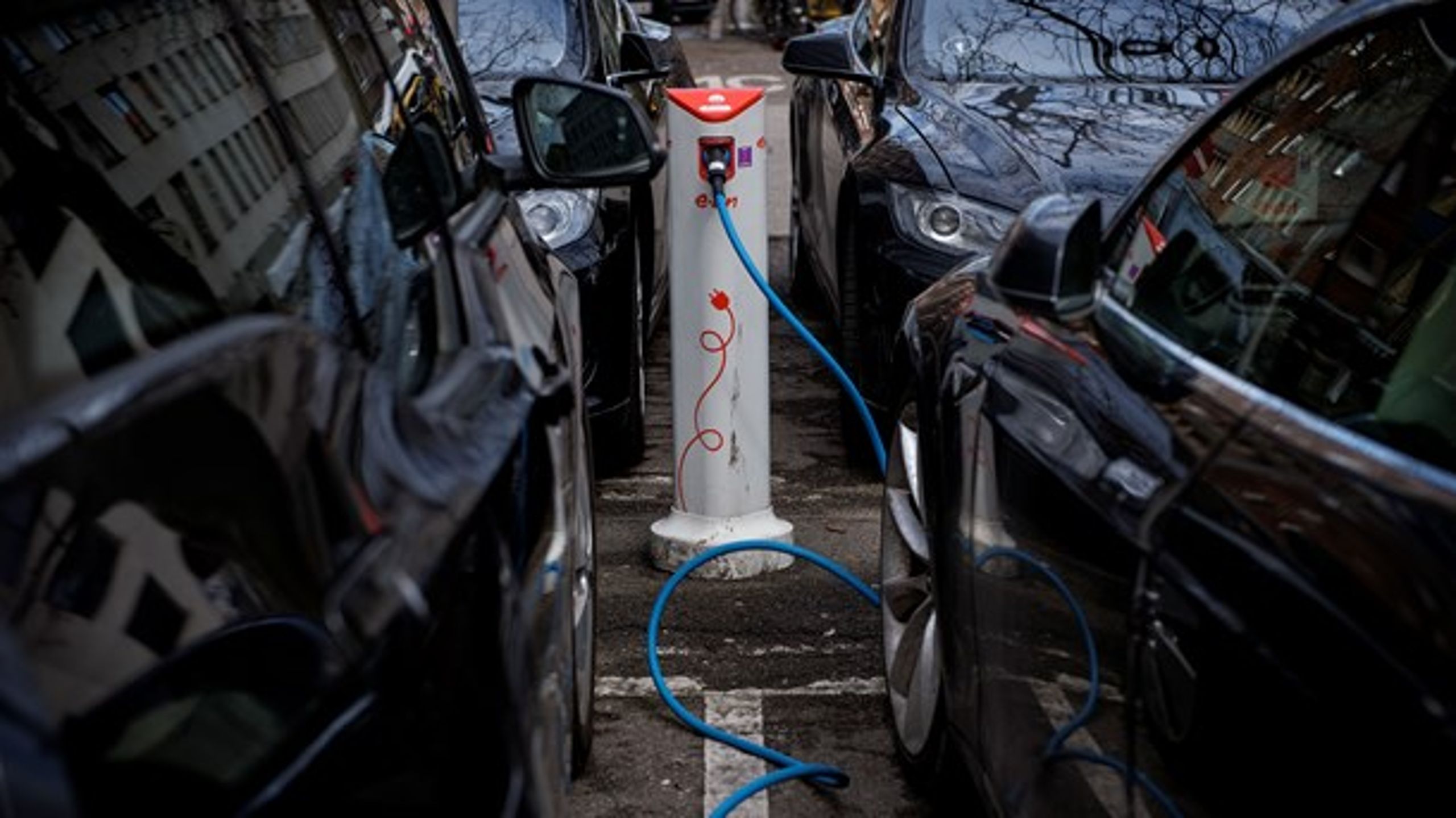 Antallet af parkeringspladser reserveret til el- og hybridbiler kan nå op på 5.000.
