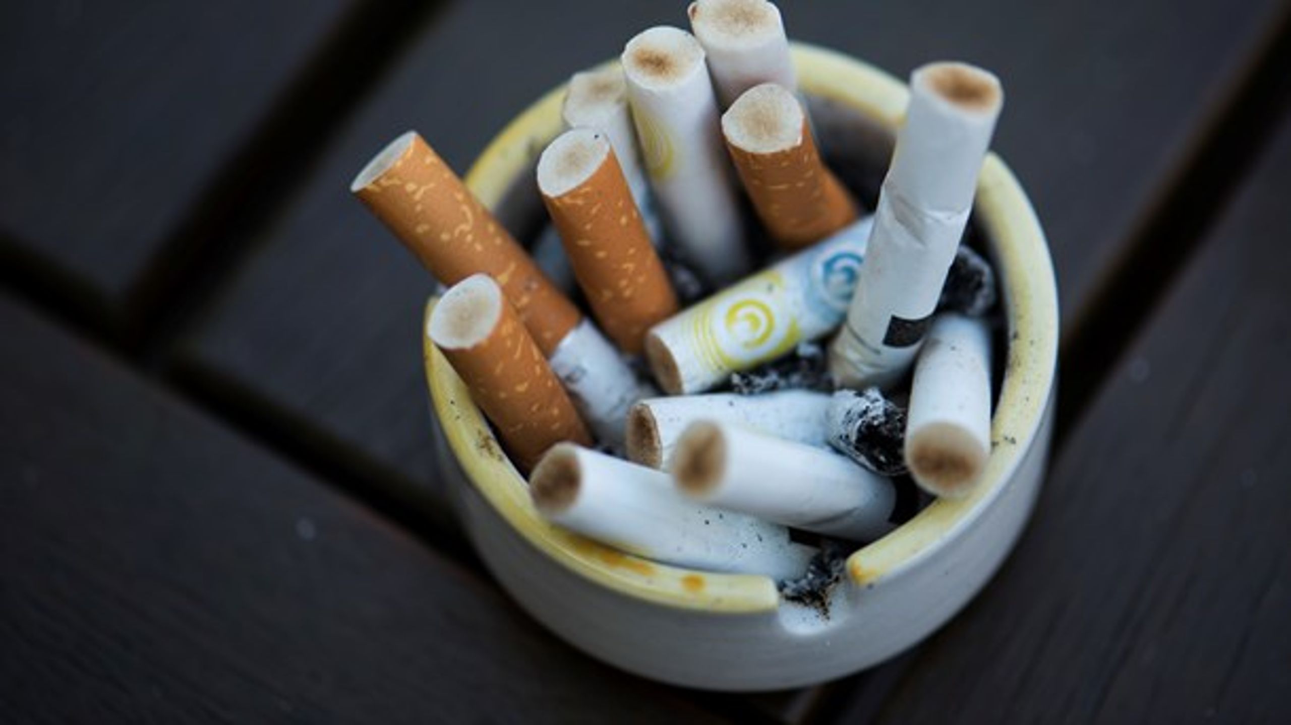 Det er ikke logisk, at der er forskel på rygeregler på gymnasieuddannelserne og erhvervsuddannelserne, mener&nbsp;Tina
Christensen og Anne Brandt.