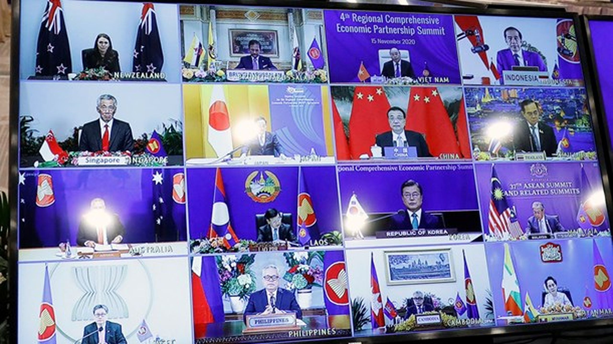 Underskrivelsen af den enorme frihandelsaftale RCEP fandt sted i Hanoi i november - men statslederne deltog virtuelt