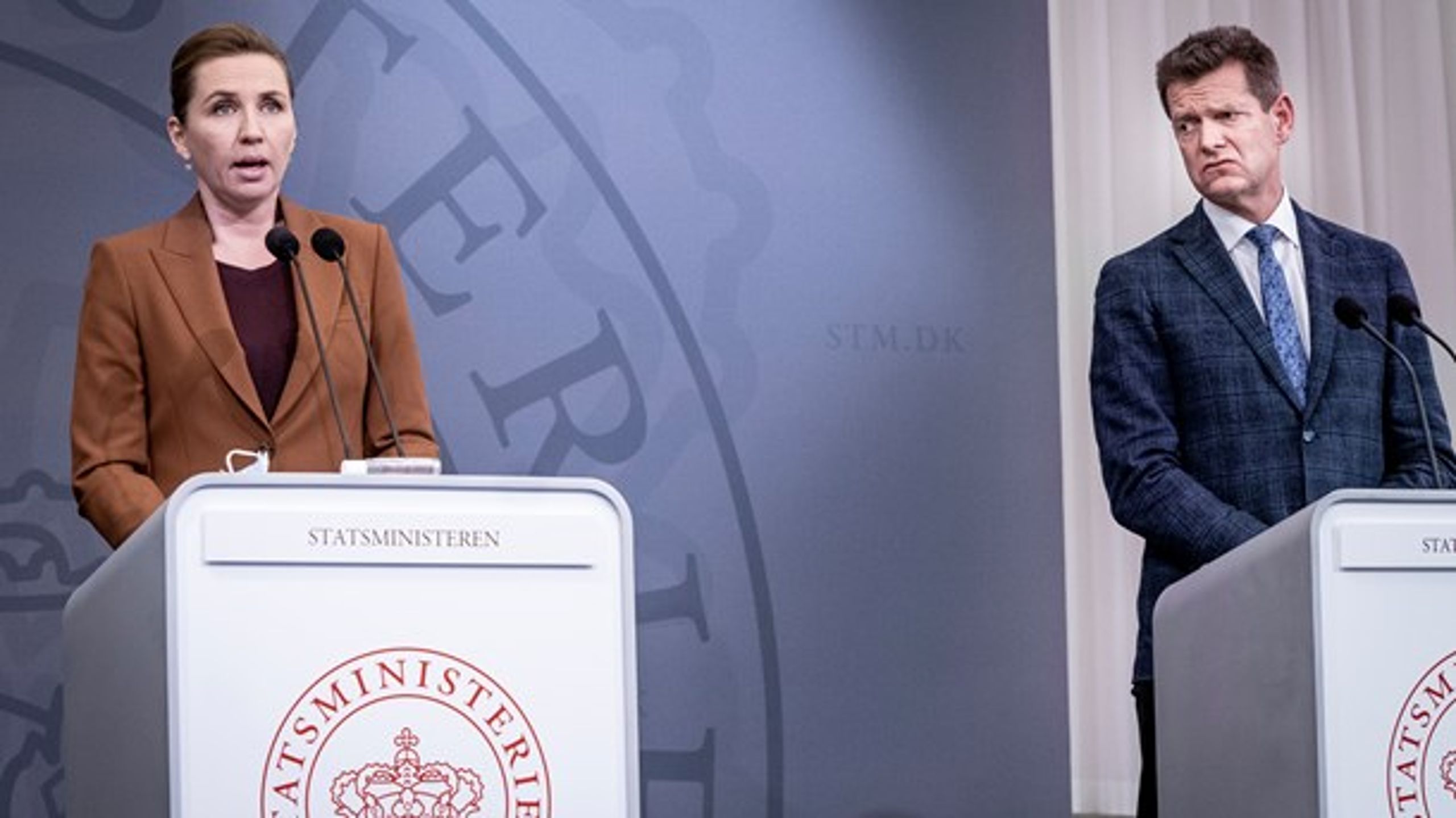 Statsminister, Mette Frederiksen, (S) og Søren Brostrøm, direktør for Sundhedsstyrelsen, til corona-pressemøde i Statsministeriet.