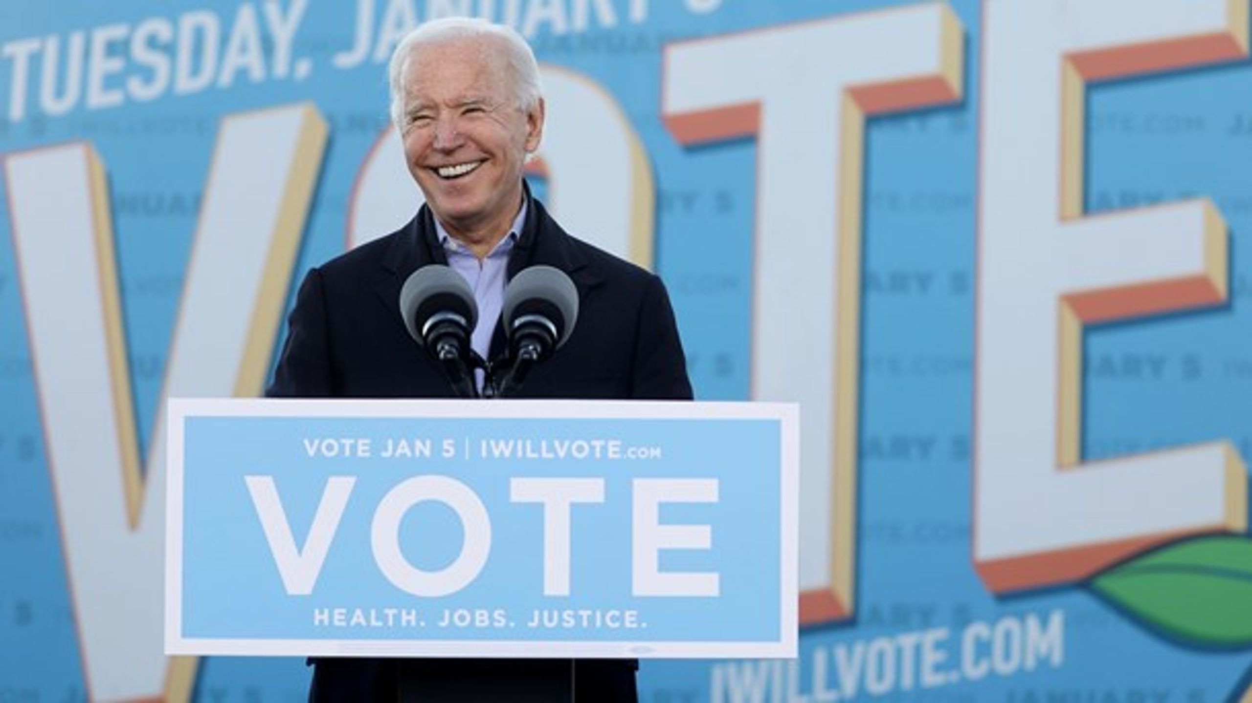 Den kommende amerikanske præsident, Joe Biden, og Demokraterne sikrede den 5. januar&nbsp;en vigtig sejr i delstaten Georgia, og dermed faldt de sidste brikker i det samlede valgresultat på plads.