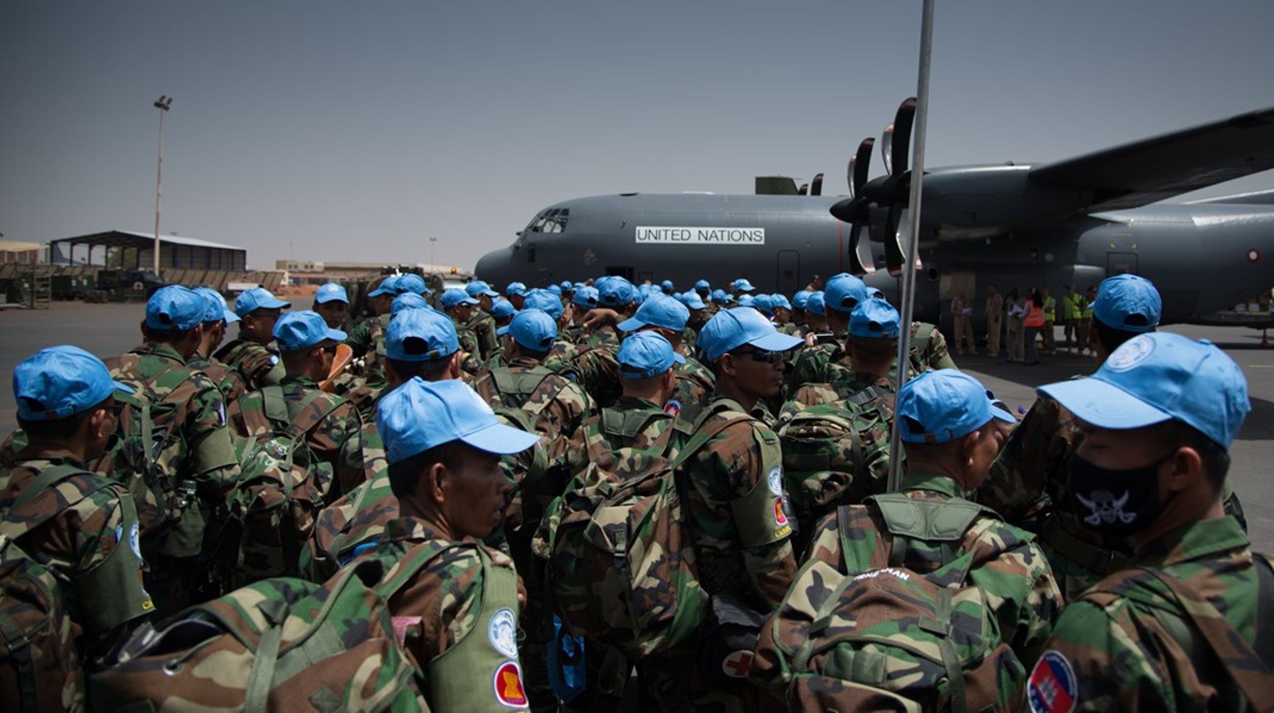 FN-soldater på vej ombord i dansk C-130 Hercules-fly i Mali 2014 som en del af FN-missionen MINUSMA.