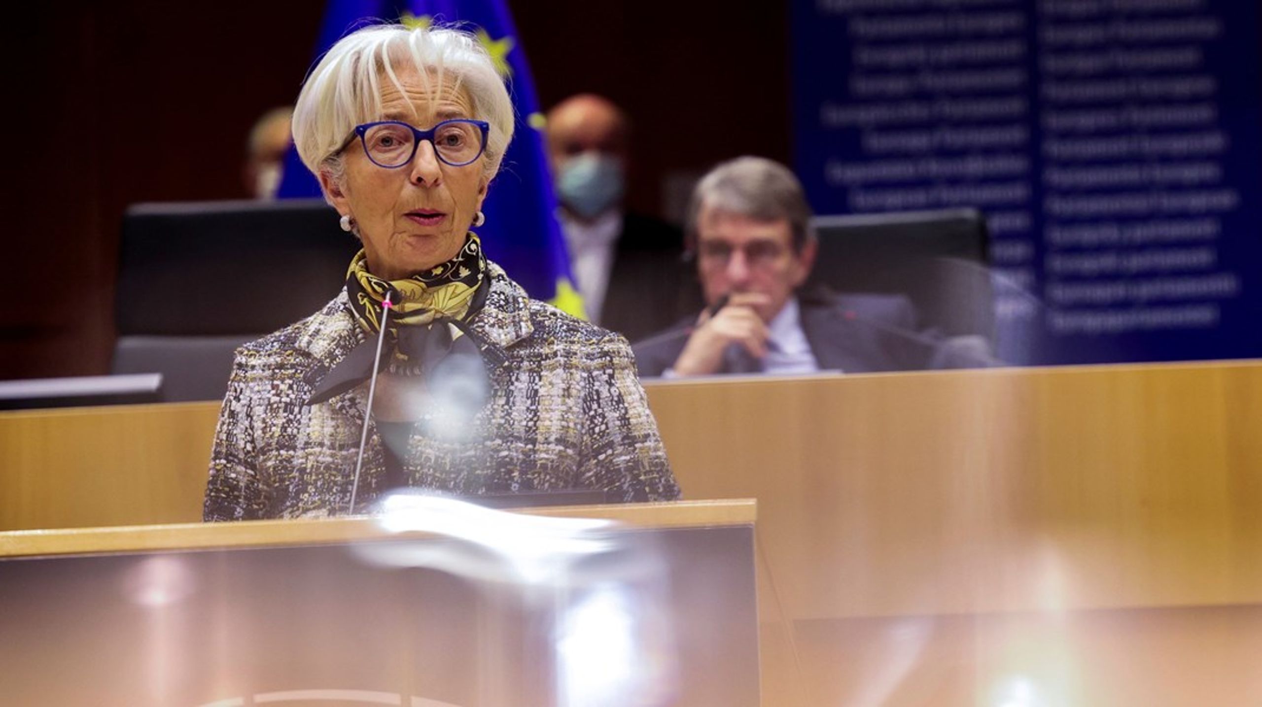 ECB-chef Christine Lagarde har&nbsp;varslet, at sammenhængen mellem pengepolitik og klimaforandringer kommer til at spille en rolle i ECB's gennemgang af den samlede pengepolitiske strategi, skriver Søren Hove Ravn.