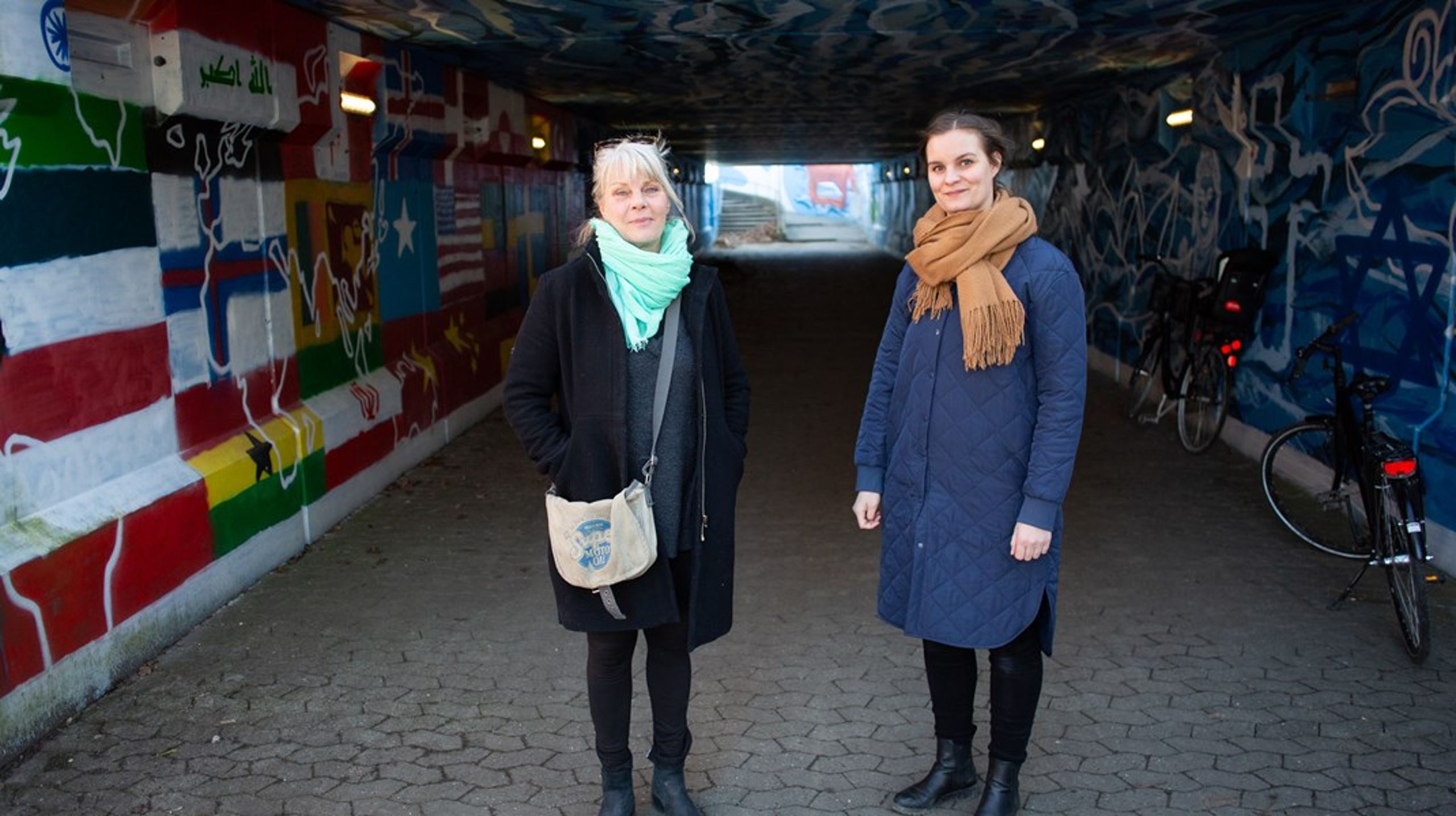 Boligsocial
medarbejder Mette Jørgensen (TV) og lærer Maja Sandgren Birk står i tunnelen&nbsp;som elever fra Iværksætterunge-valgfaget har været med til at gendesigne.&nbsp;